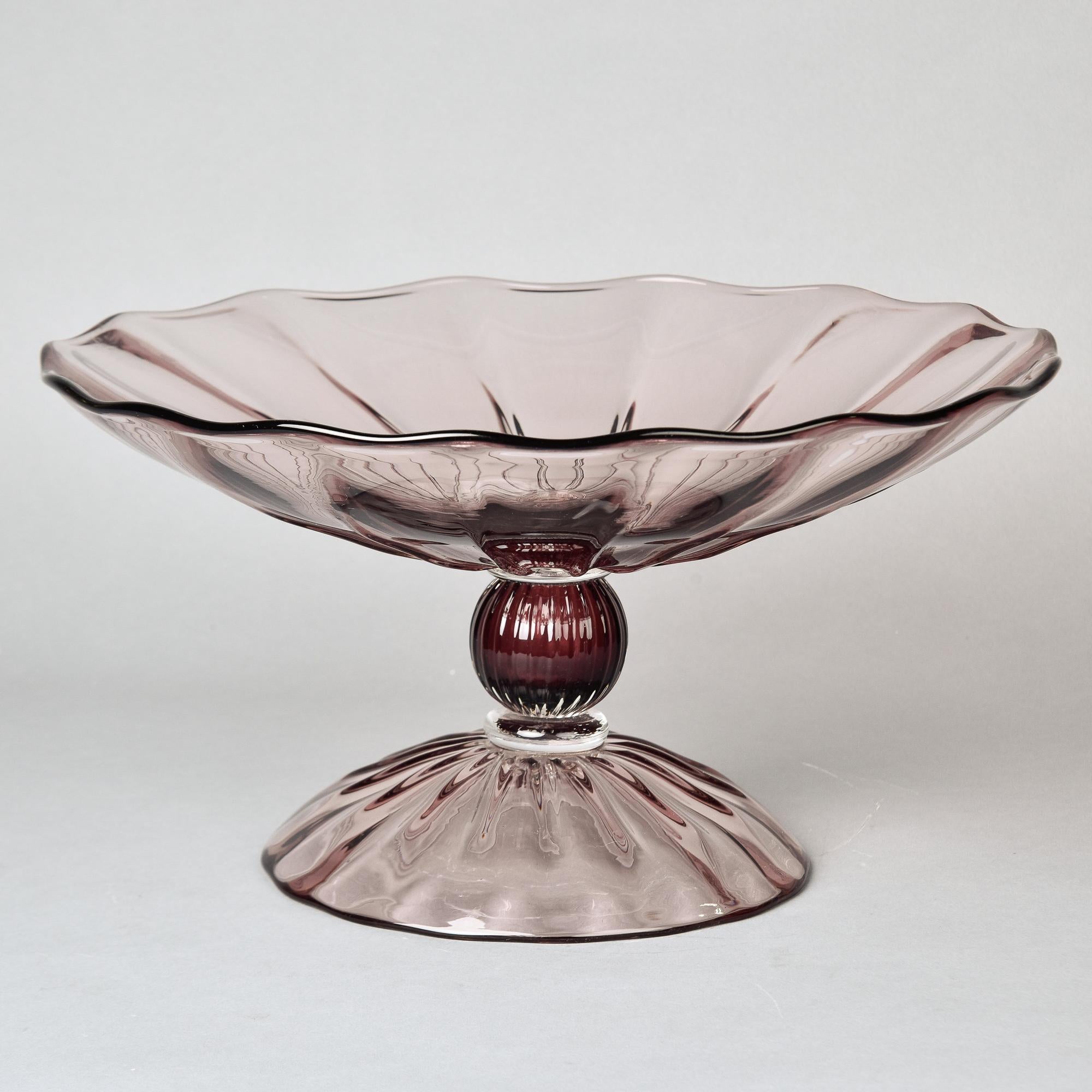 Grande Tazza o ciotola con piedistallo in vetro ametista pallido vintage firmata Roberto Cavalli 2