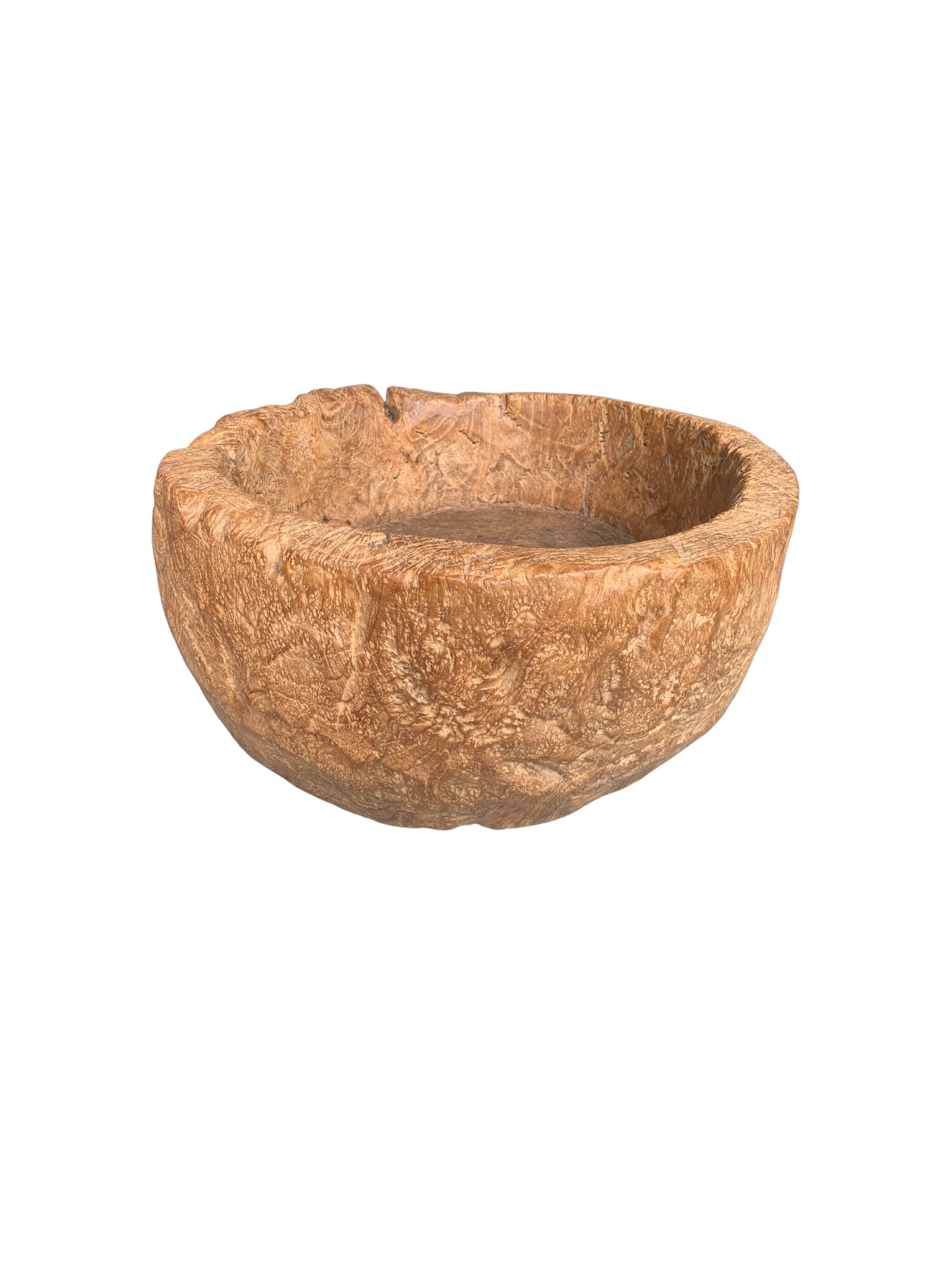 Vintage Solid Teak Wood Bowl from Java, Indonesia In Good Condition For Sale In Jimbaran, Bali
