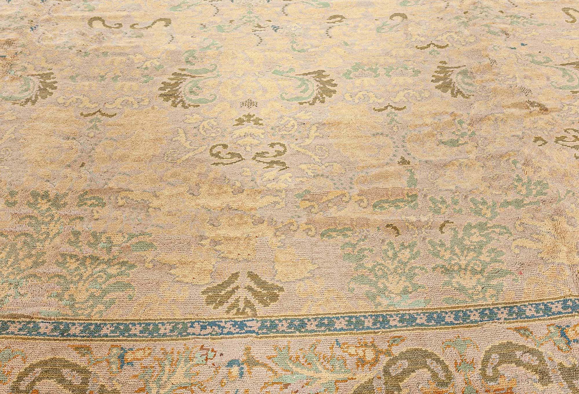 Großer spanischer Vintage-Teppich (20. Jahrhundert) im Angebot
