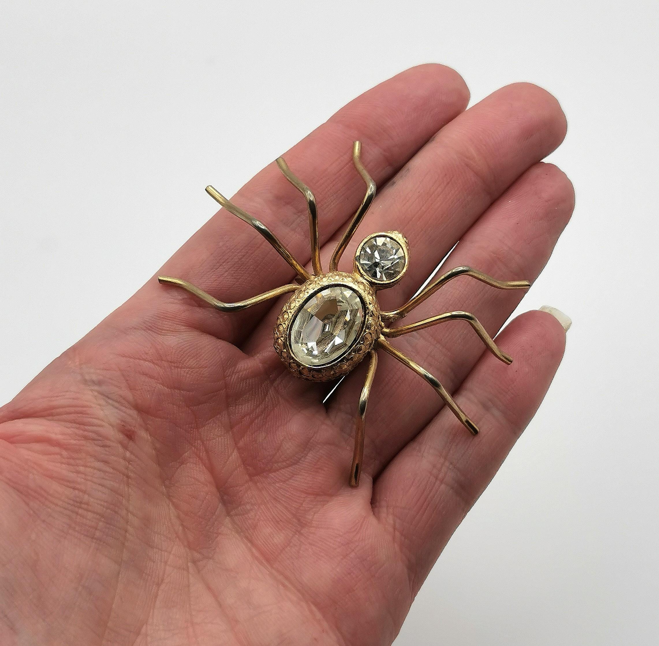 Large vintage spider brooch, gold tone For Sale 2