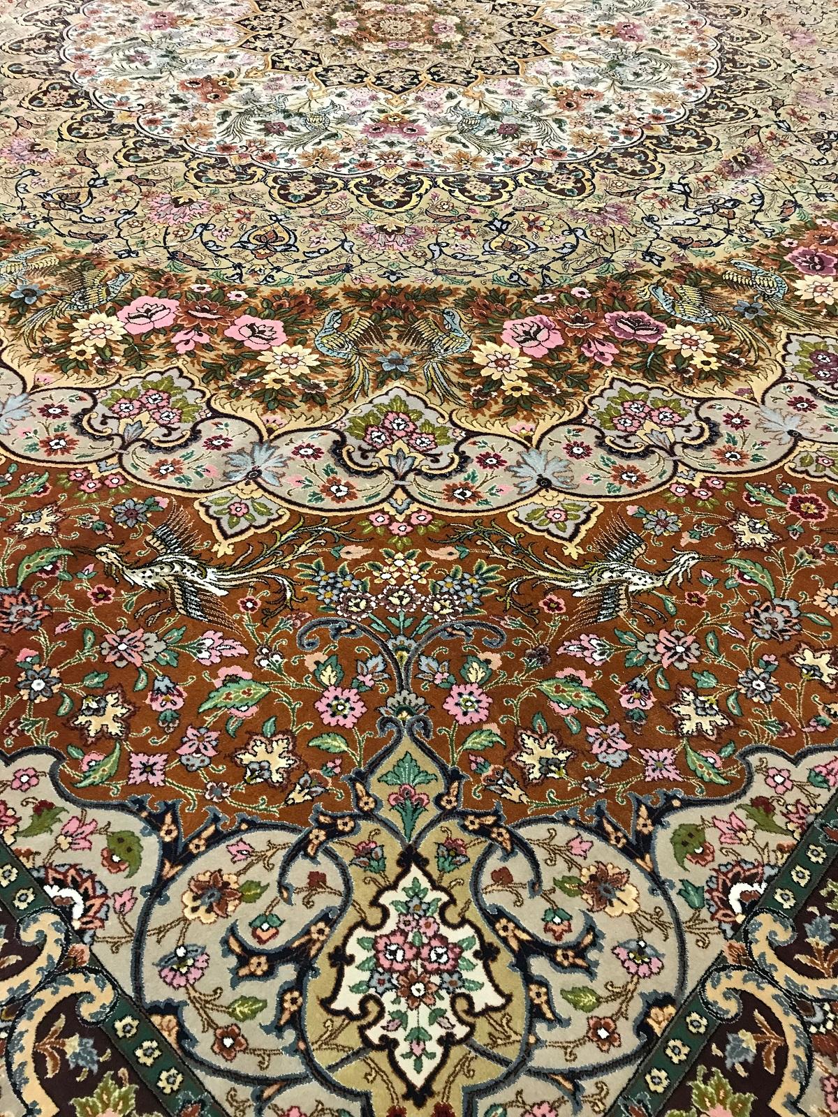 Großer quadratischer persischer Tabriz-Teppich im Vintage-Stil (Wolle) im Angebot