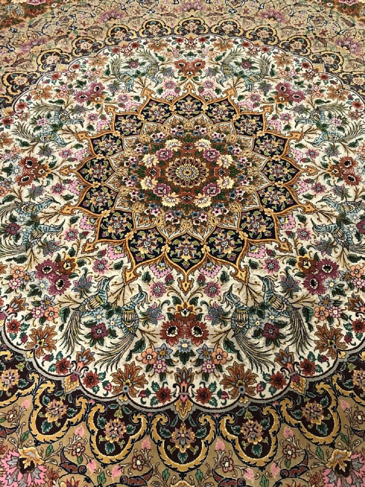 Großer quadratischer persischer Tabriz-Teppich im Vintage-Stil im Angebot 1