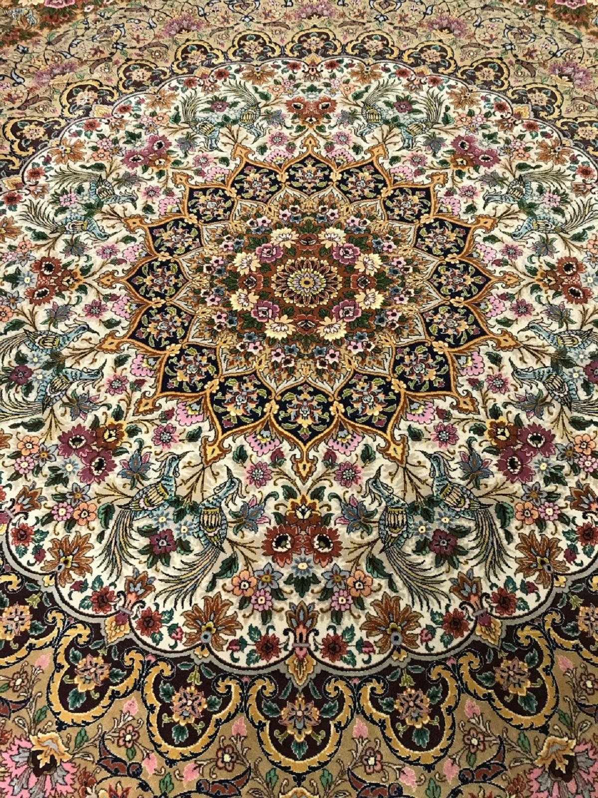 Tappeto persiano Tabriz quadrato vintage di grandi dimensioni in vendita 1