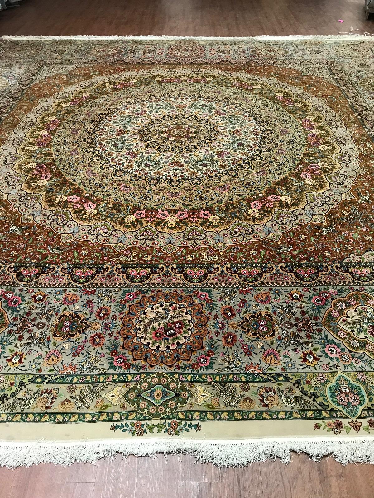 Tappeto persiano Tabriz quadrato vintage di grandi dimensioni in vendita 2