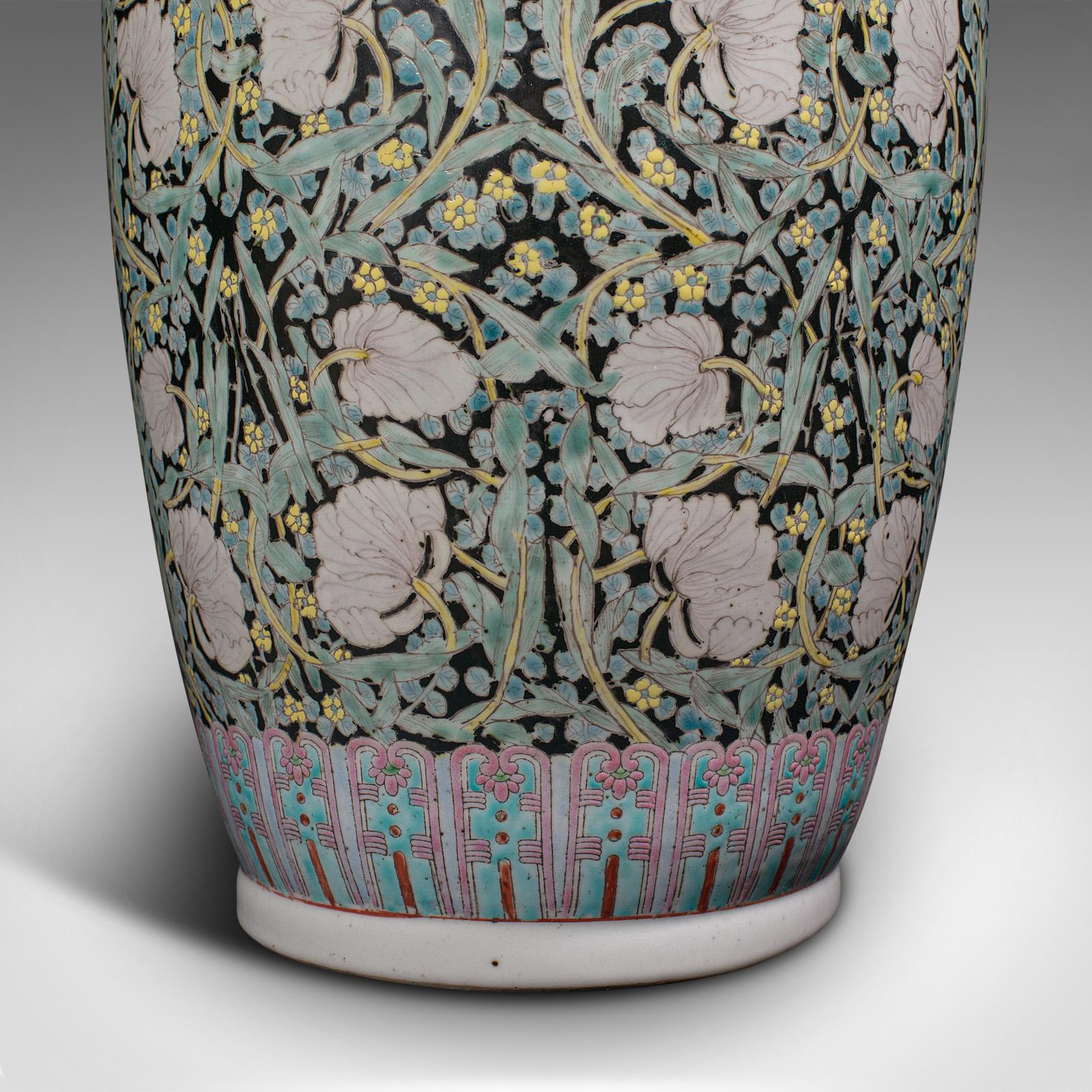 Grand vase à tige vintage oriental, céramique, urne à fleurs, Art déco tardif, vers 1950 en vente 4