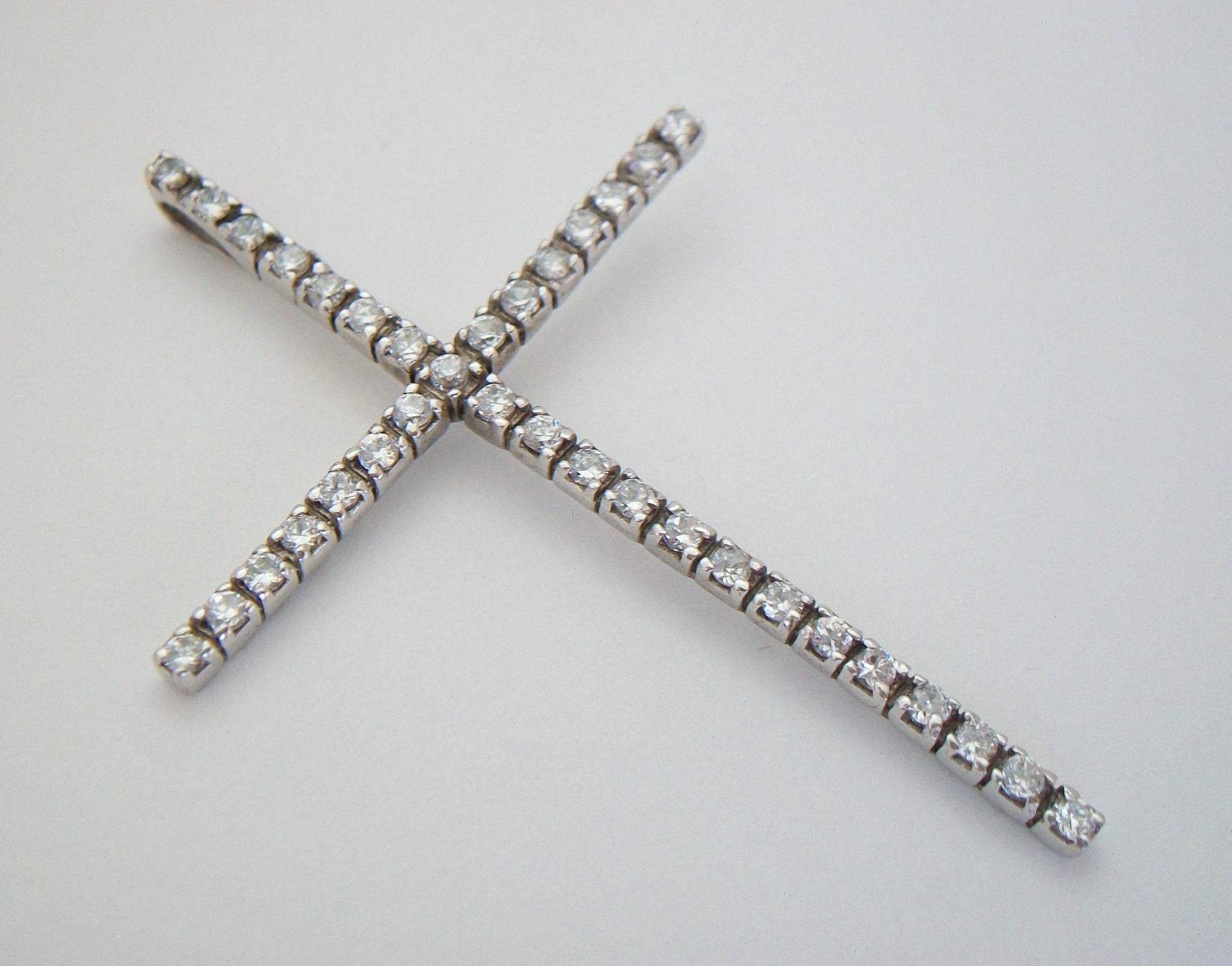 Contemporary Large Vintage Sterling Silver & Crystal Cross Pendant - U.S.A. - Circa 1990's For Sale