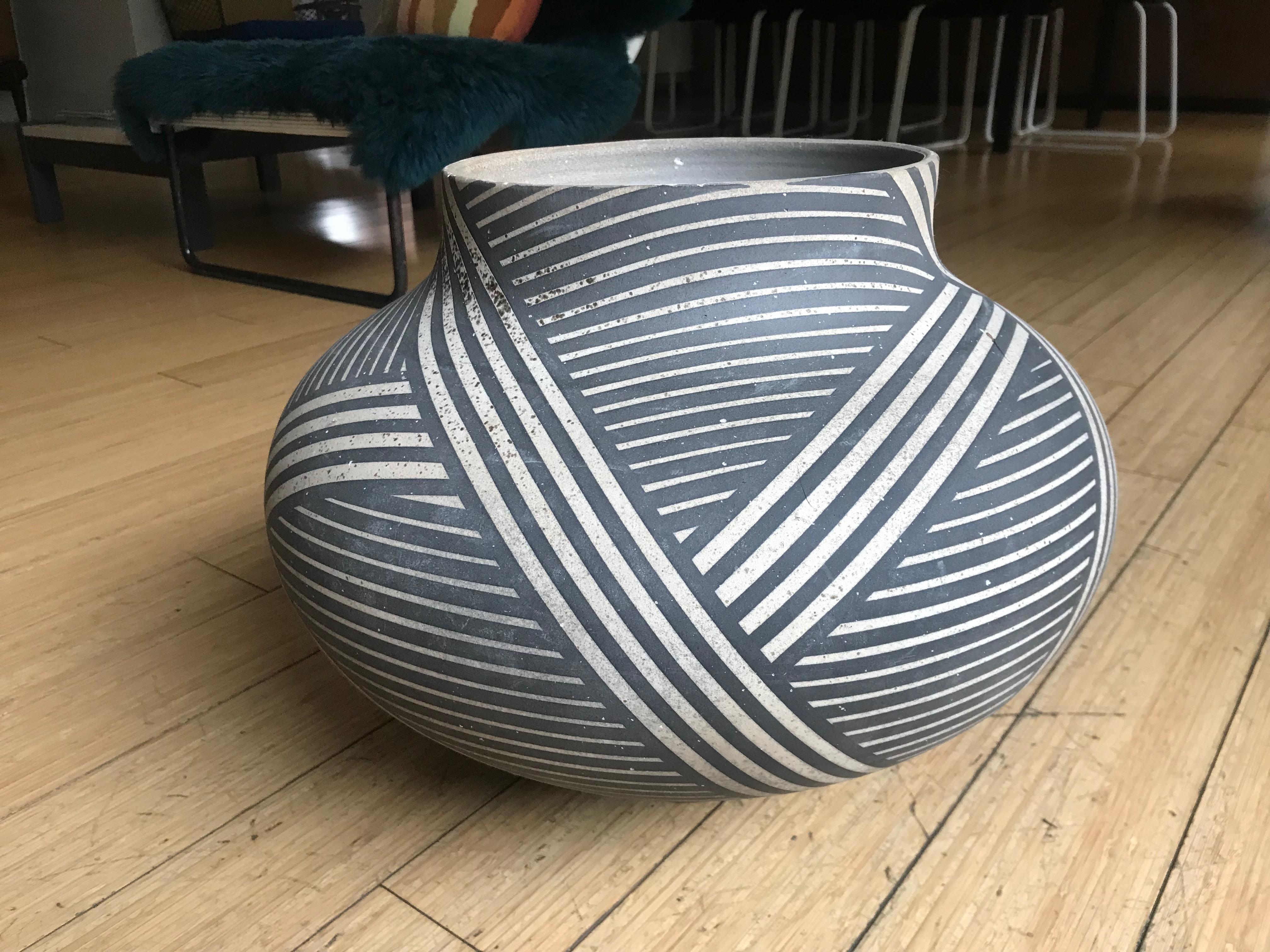 Nickolas Bernard Large Acoma Style Studio Pottery Vase or Planter  3