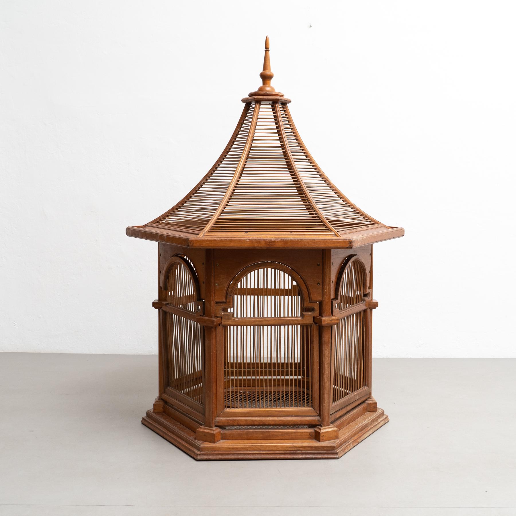 Elevate your decor with the grandeur of this large vintage-style wooden cage, a meticulous replica inspired by Gaudí's iconic 