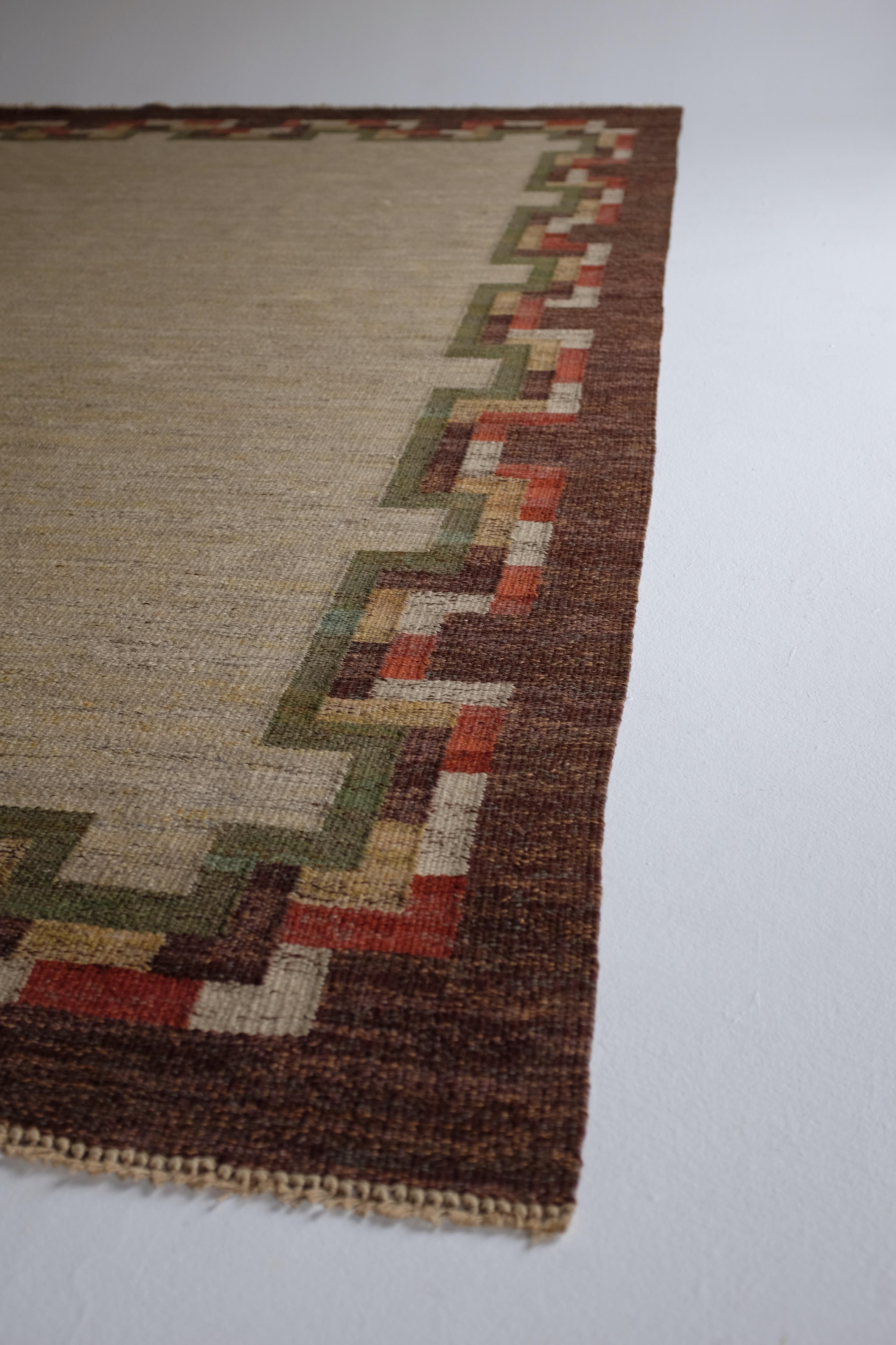 Großer schwedischer Kelim-Teppich im Vintage-Stil (Schwedisch) im Angebot