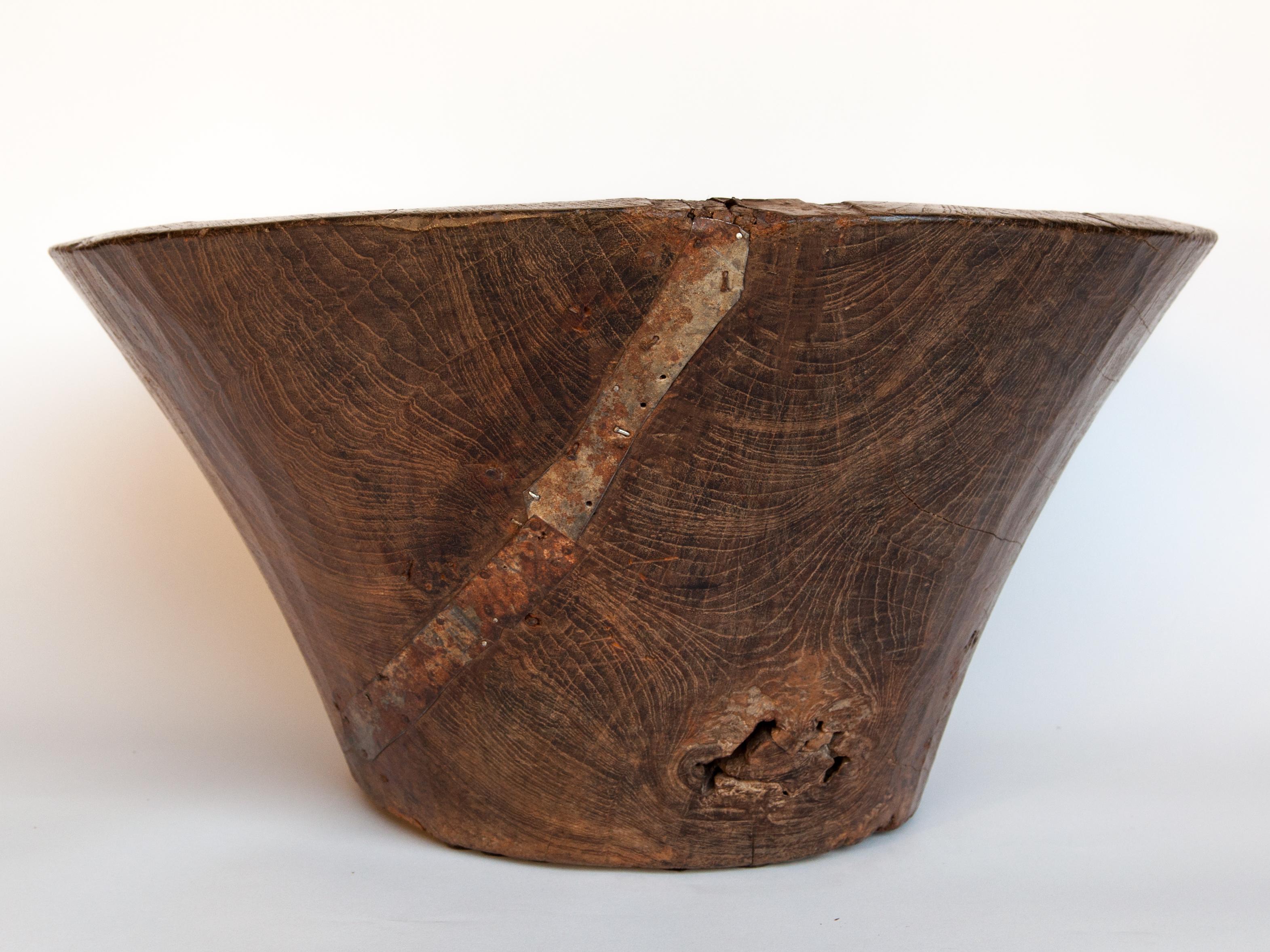 Large Vintage Teak Bowl, Hand Hewn, from Cirebon, North Java, Mid-20th Century In Fair Condition In Point Richmond, CA