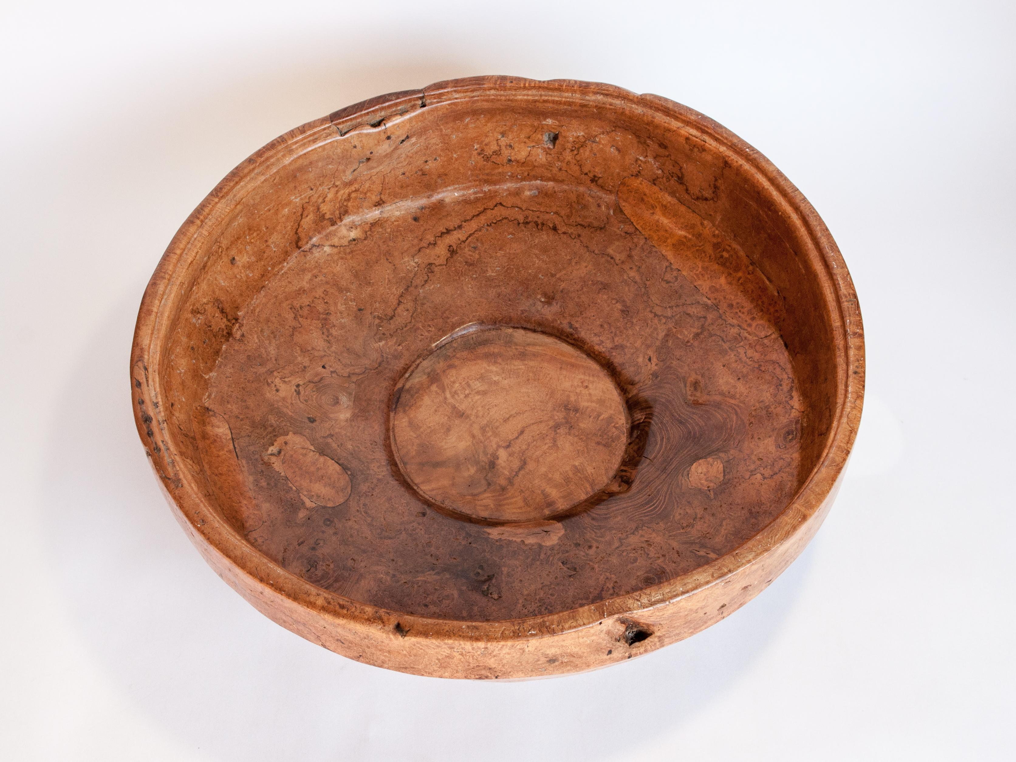 Large Vintage Teak Burl Wood Bowl, Java, Mid-20th Century In Good Condition In Point Richmond, CA