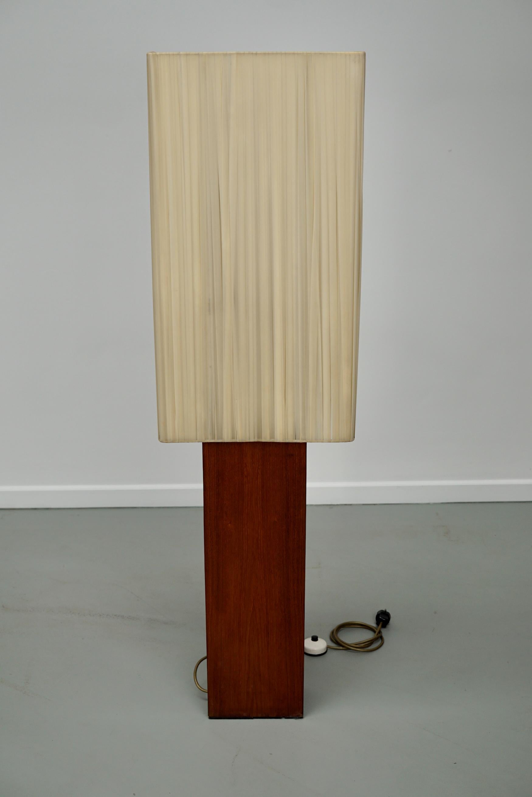 Large Vintage Teak Floorlamp with Square Beige Shade, 1960/70s For Sale 2