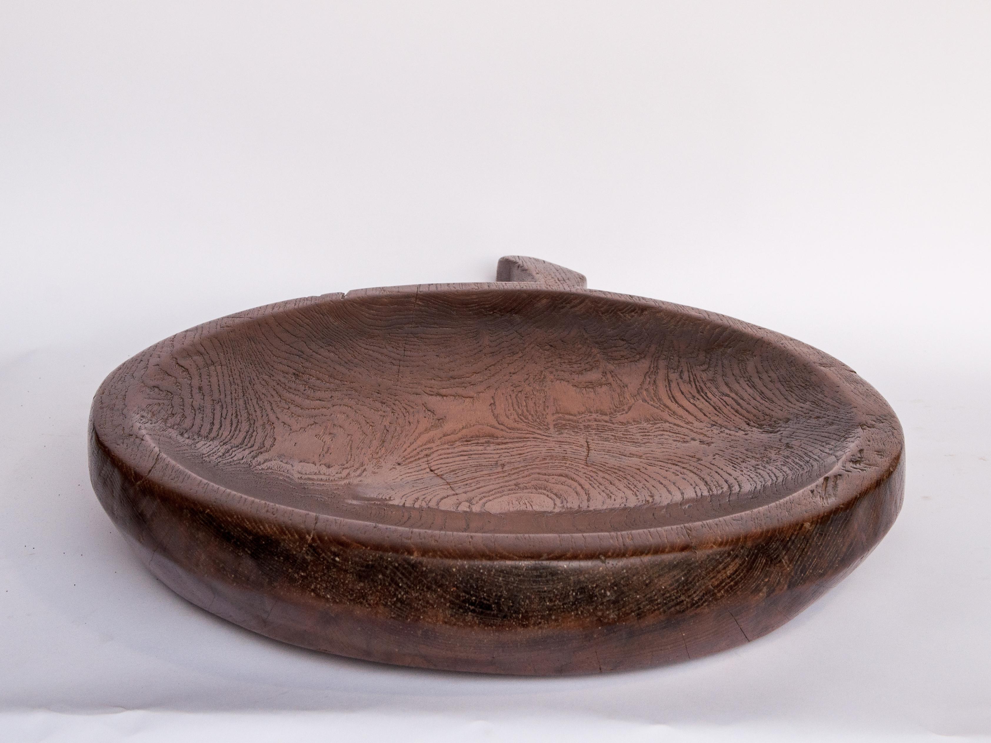 Large Vintage Teak Mortar Tray from Northern Thailand, Mid-20th Century In Good Condition In Point Richmond, CA