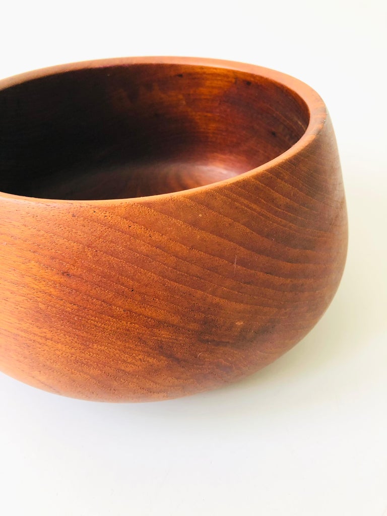 Large Vintage Teak Salad Bowl For Sale at 1stDibs