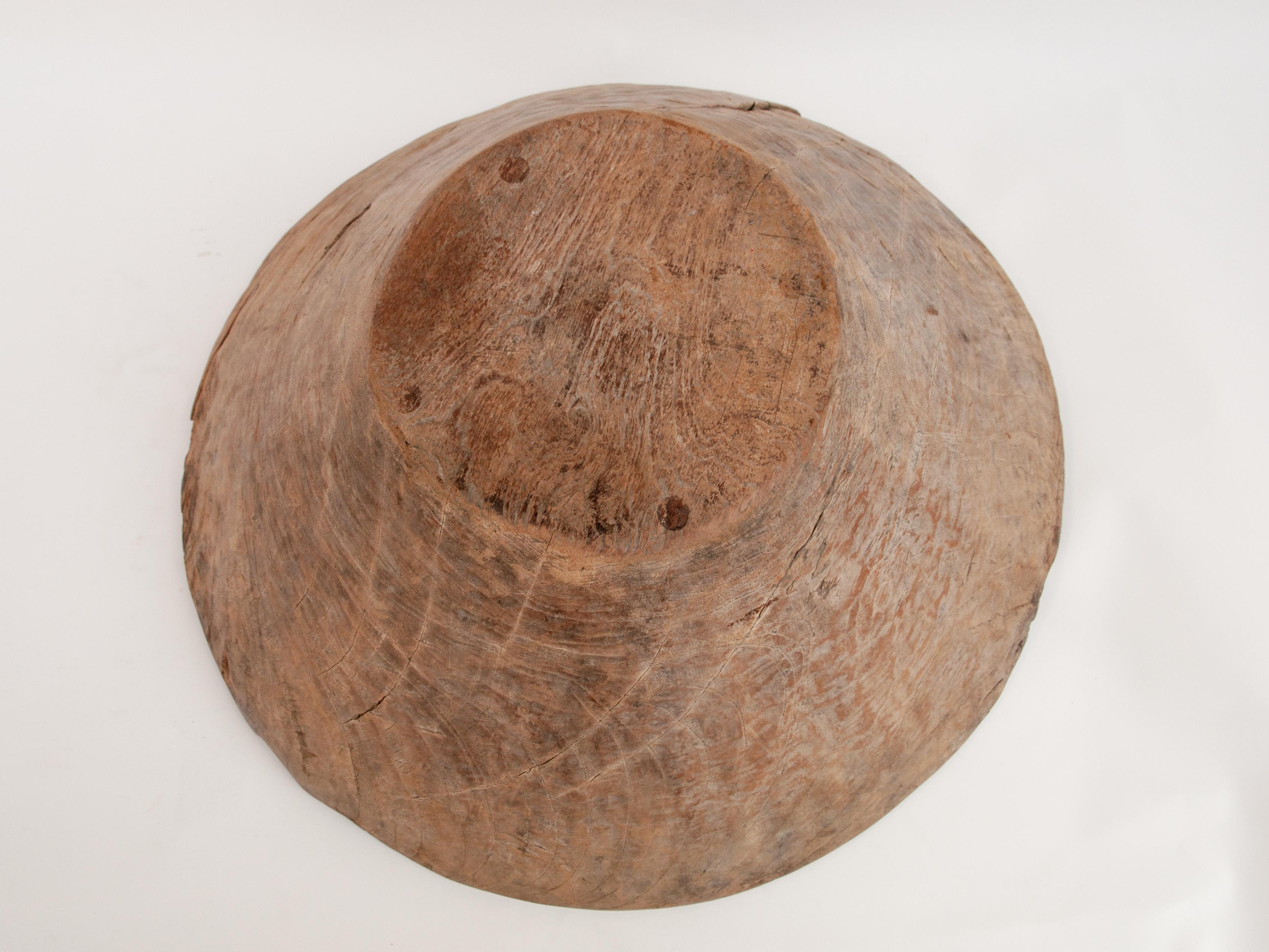 Large Vintage Teak Wood Bowl, from North Java, Mid-20th Century 11
