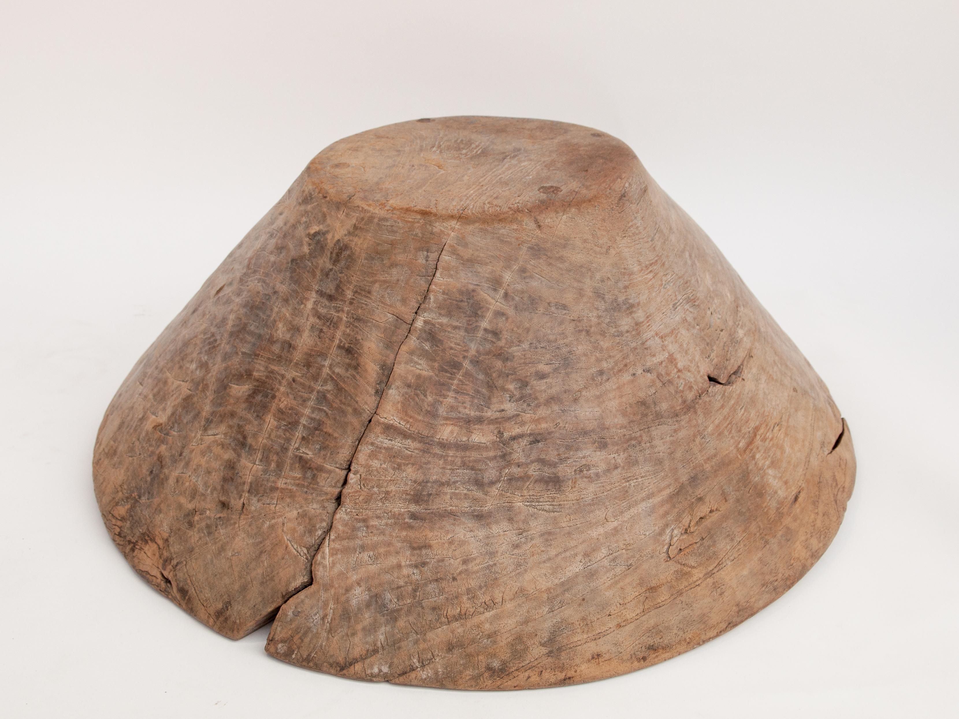 Large Vintage Teak Wood Bowl, from North Java, Mid-20th Century 12