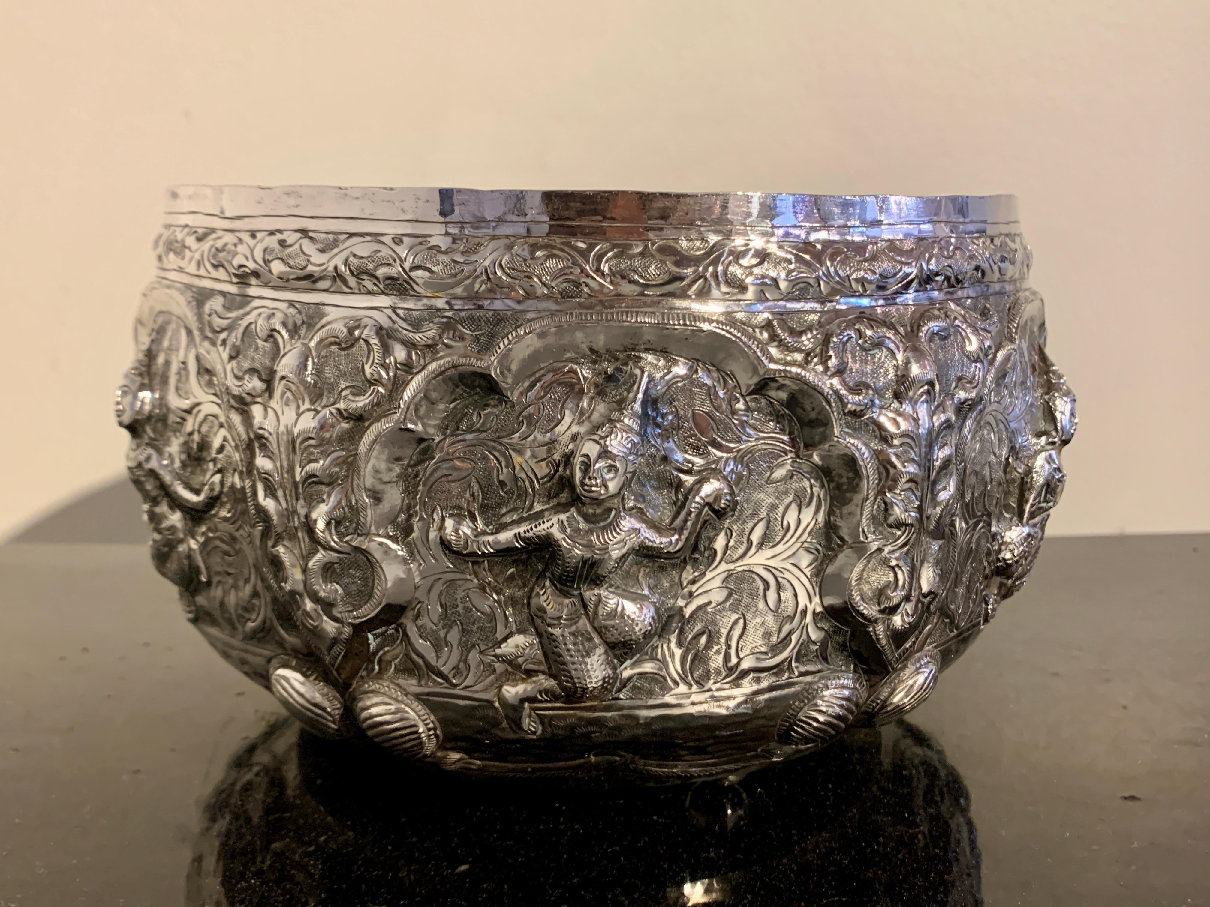 Large Vintage Thai Silver Repousse Offering Bowl, Mid-20th Century In Good Condition In Austin, TX