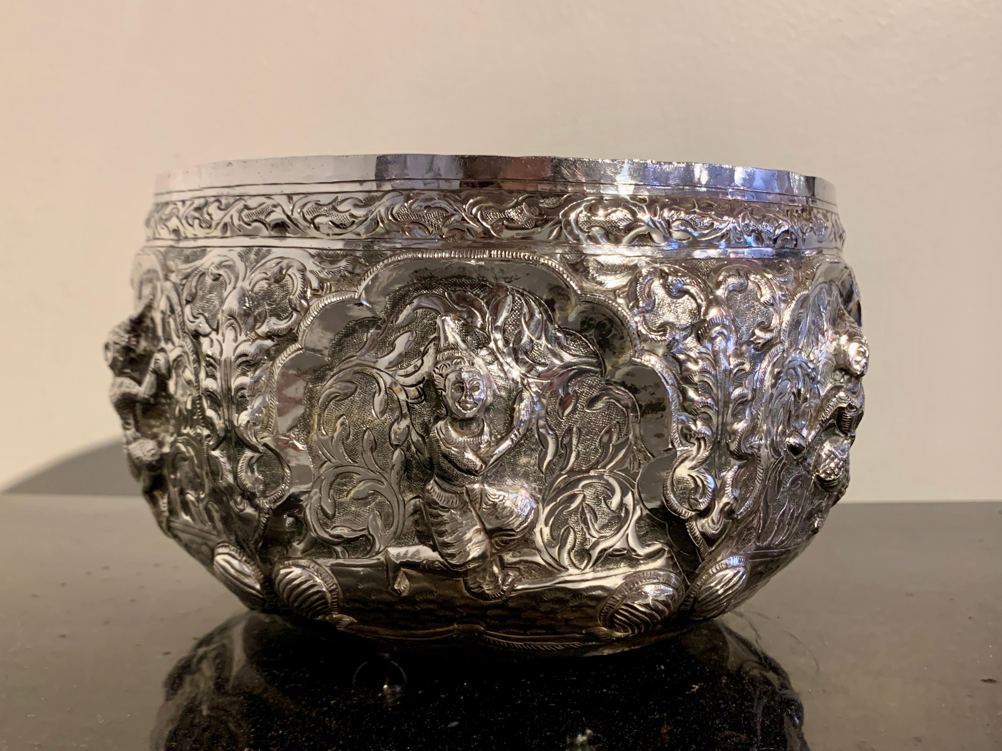 Large Vintage Thai Silver Repousse Offering Bowl, Mid-20th Century 3