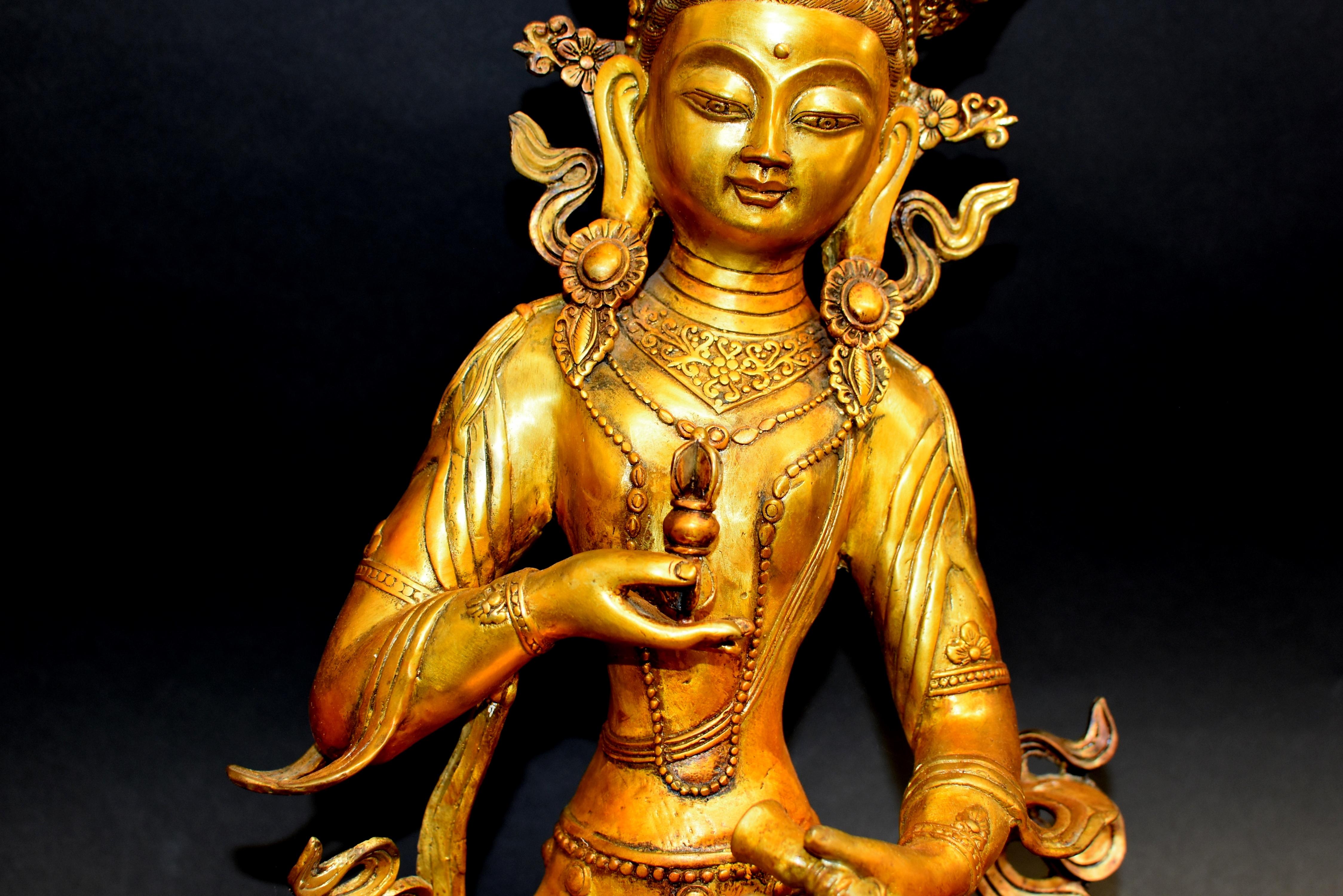 Large Vintage Tibetan Buddha Vajrasattva Gilt Bronze In Good Condition For Sale In Somis, CA