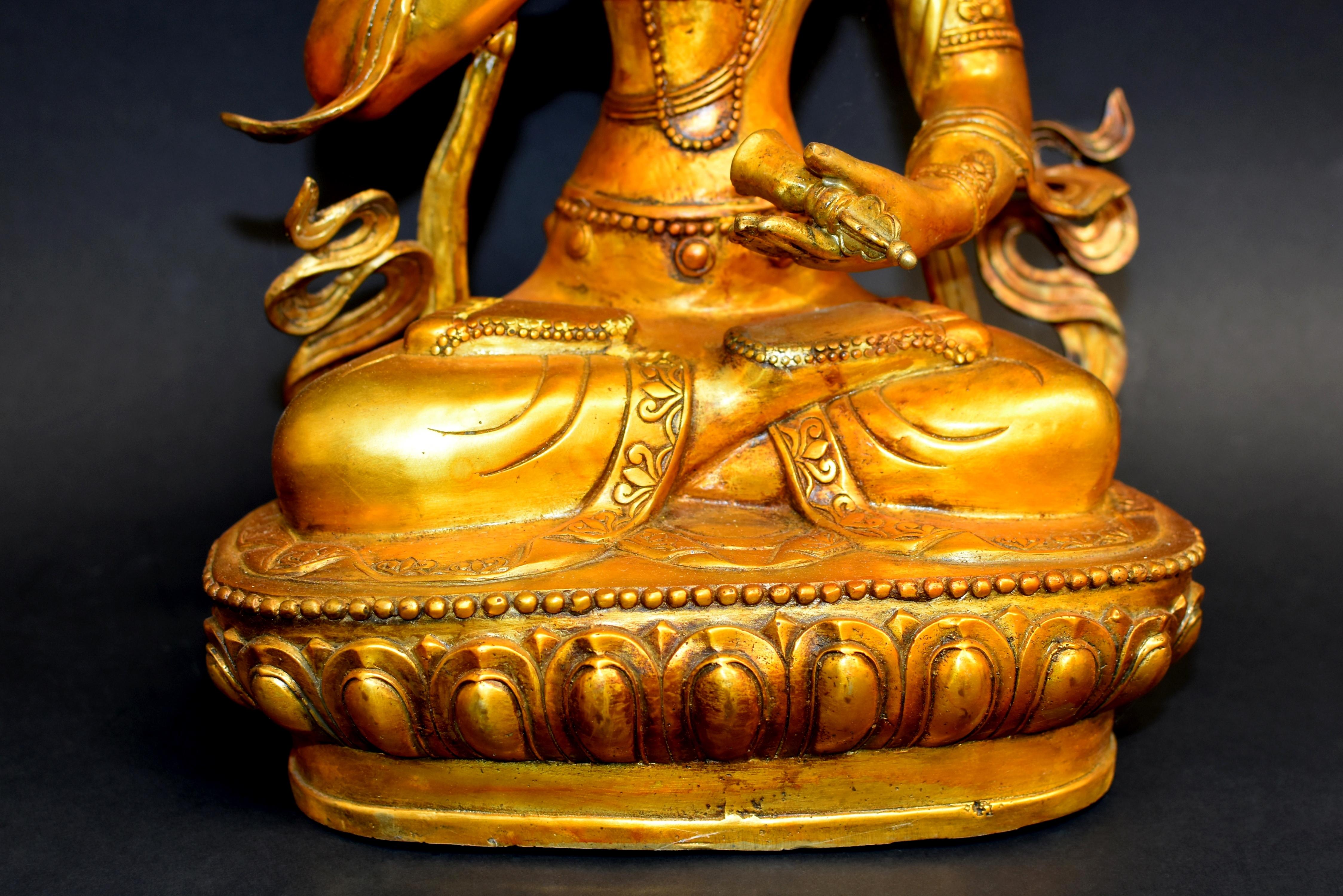 Large Vintage Tibetan Buddha Vajrasattva Gilt Bronze For Sale 1