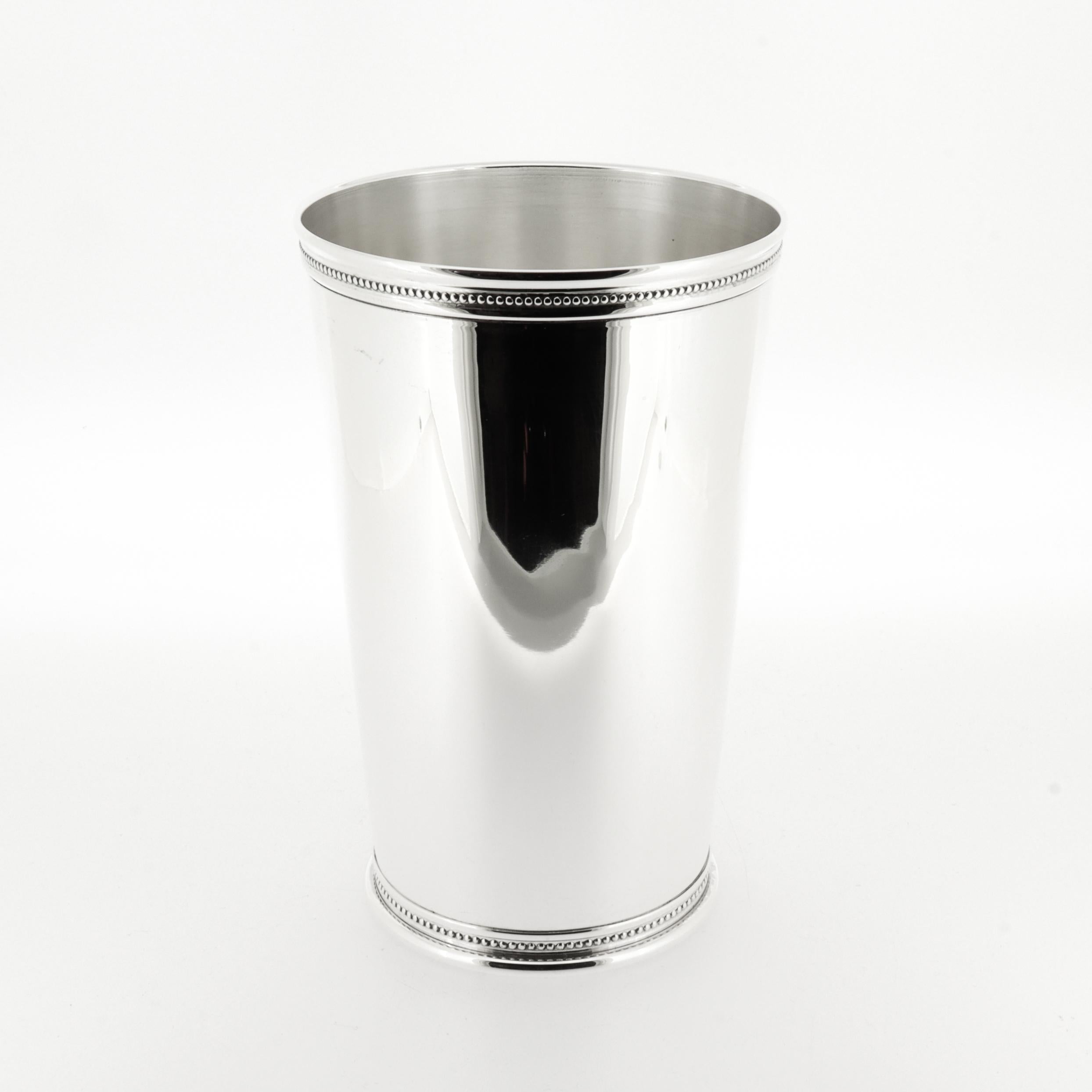 Große Vintage Tiffany & Co. Perlen- oder Cocktailbecher aus Sterlingsilber (Moderne der Mitte des Jahrhunderts) im Angebot
