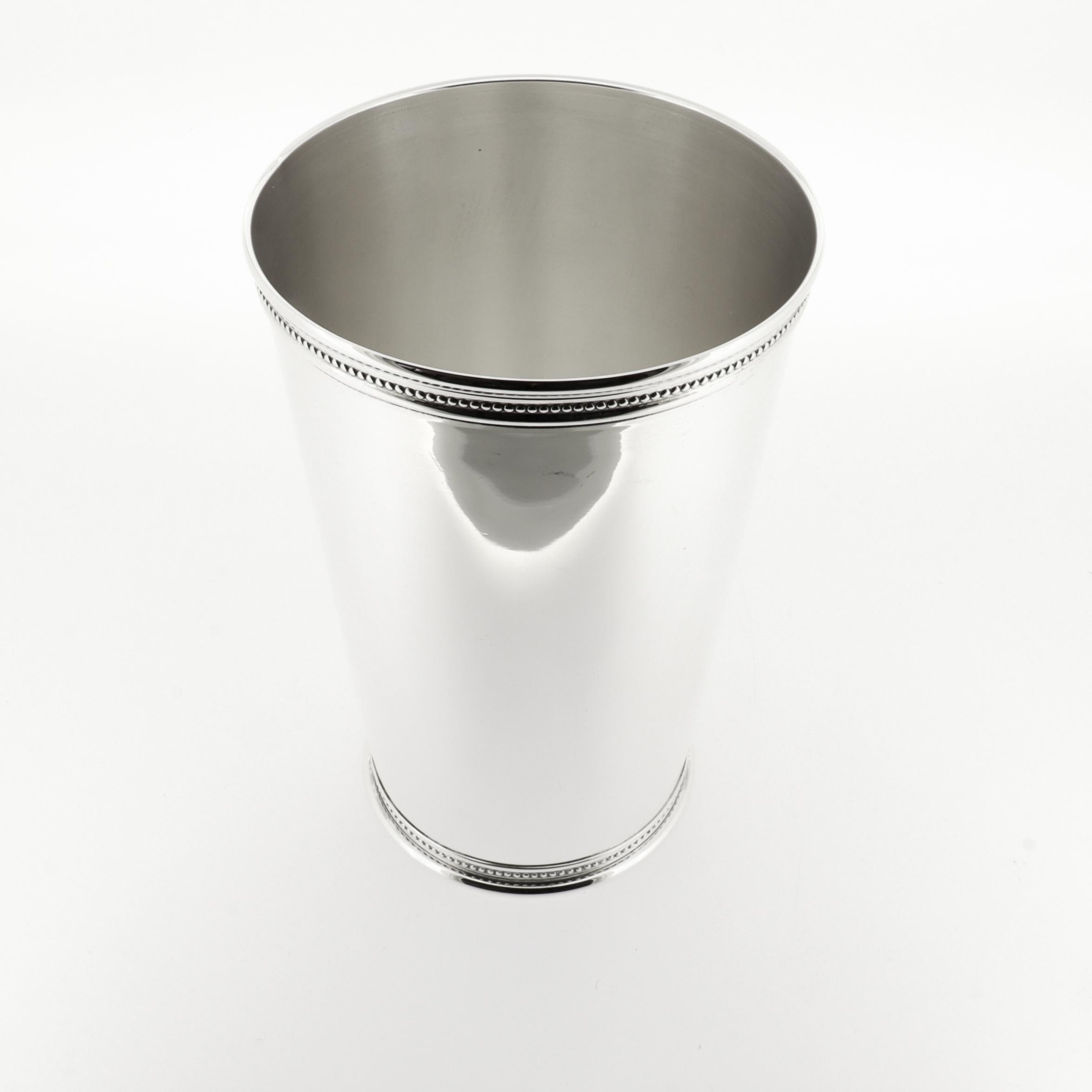 Große Vintage Tiffany & Co. Perlen- oder Cocktailbecher aus Sterlingsilber im Zustand „Gut“ im Angebot in Philadelphia, PA