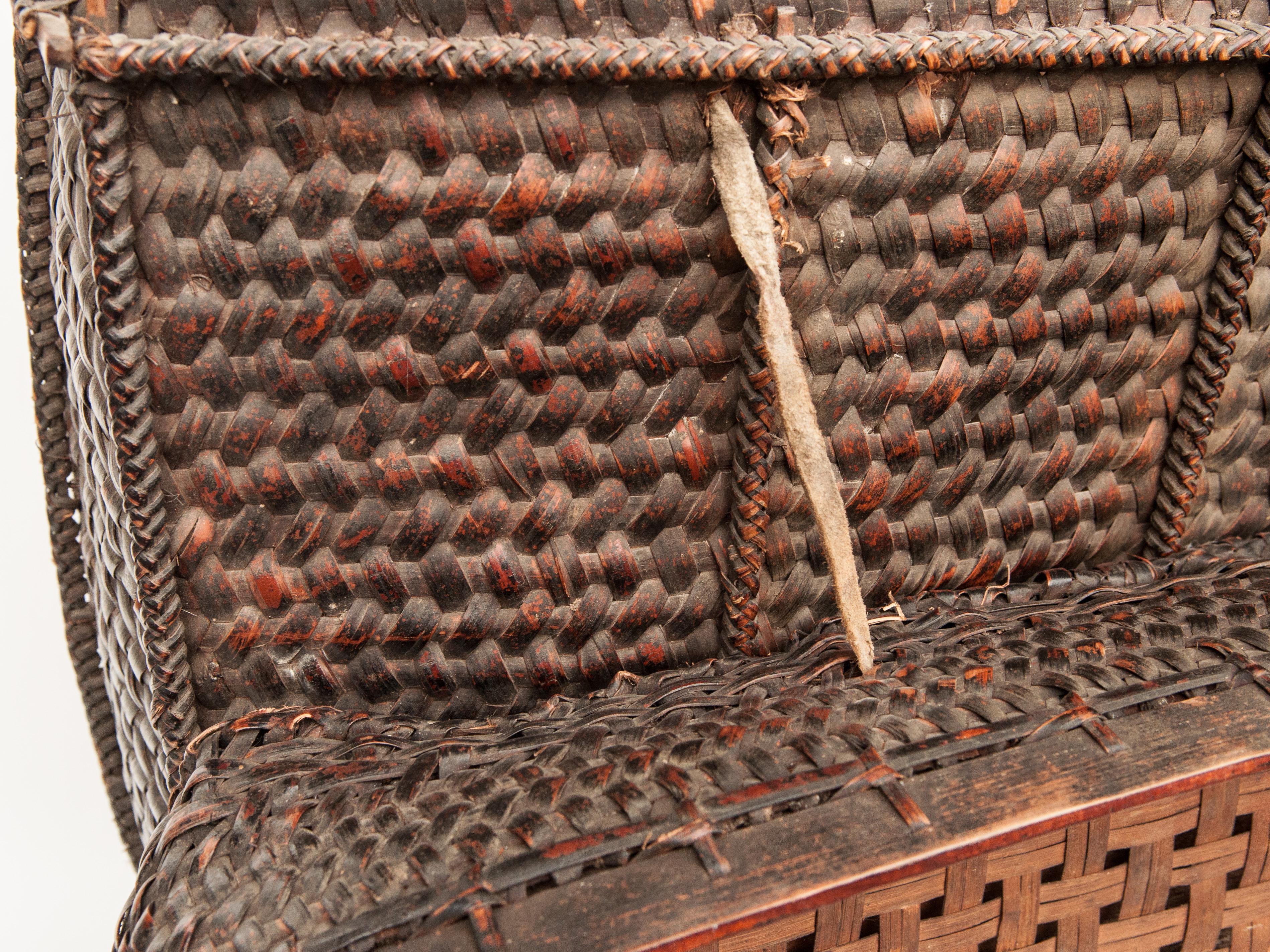 Large Vintage Tribal Storage Basket with Lid from Bhutan, Mid-Late 20th Century 10