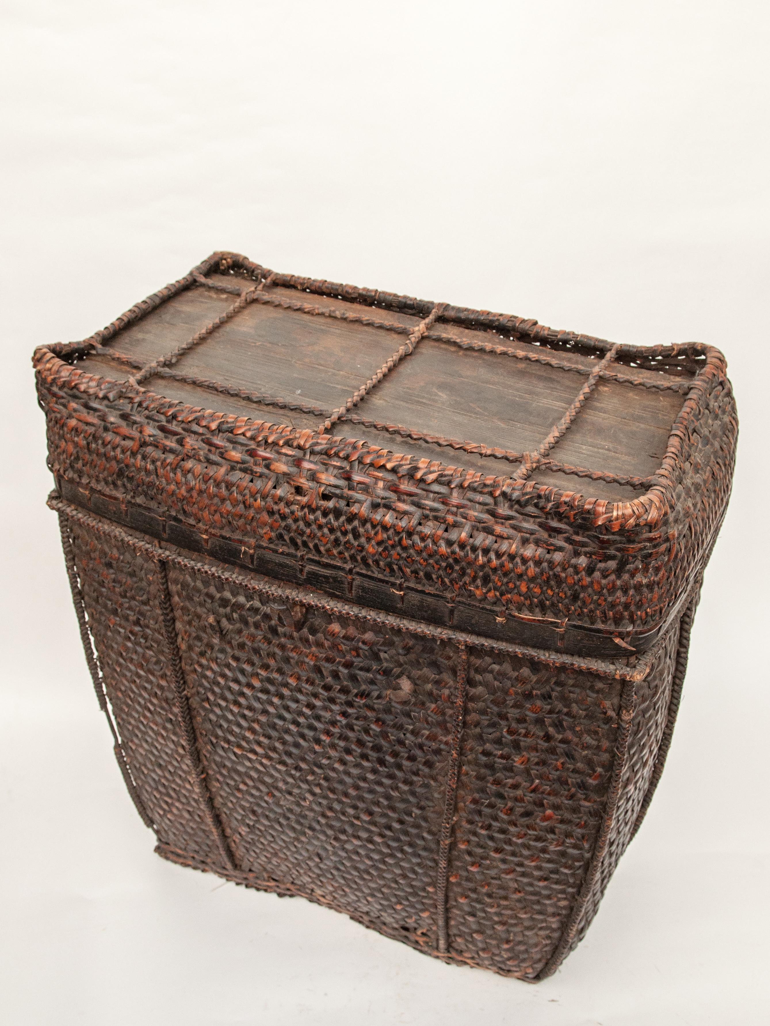 Hand-Crafted Large Vintage Tribal Storage Basket with Lid from Bhutan, Mid-Late 20th Century