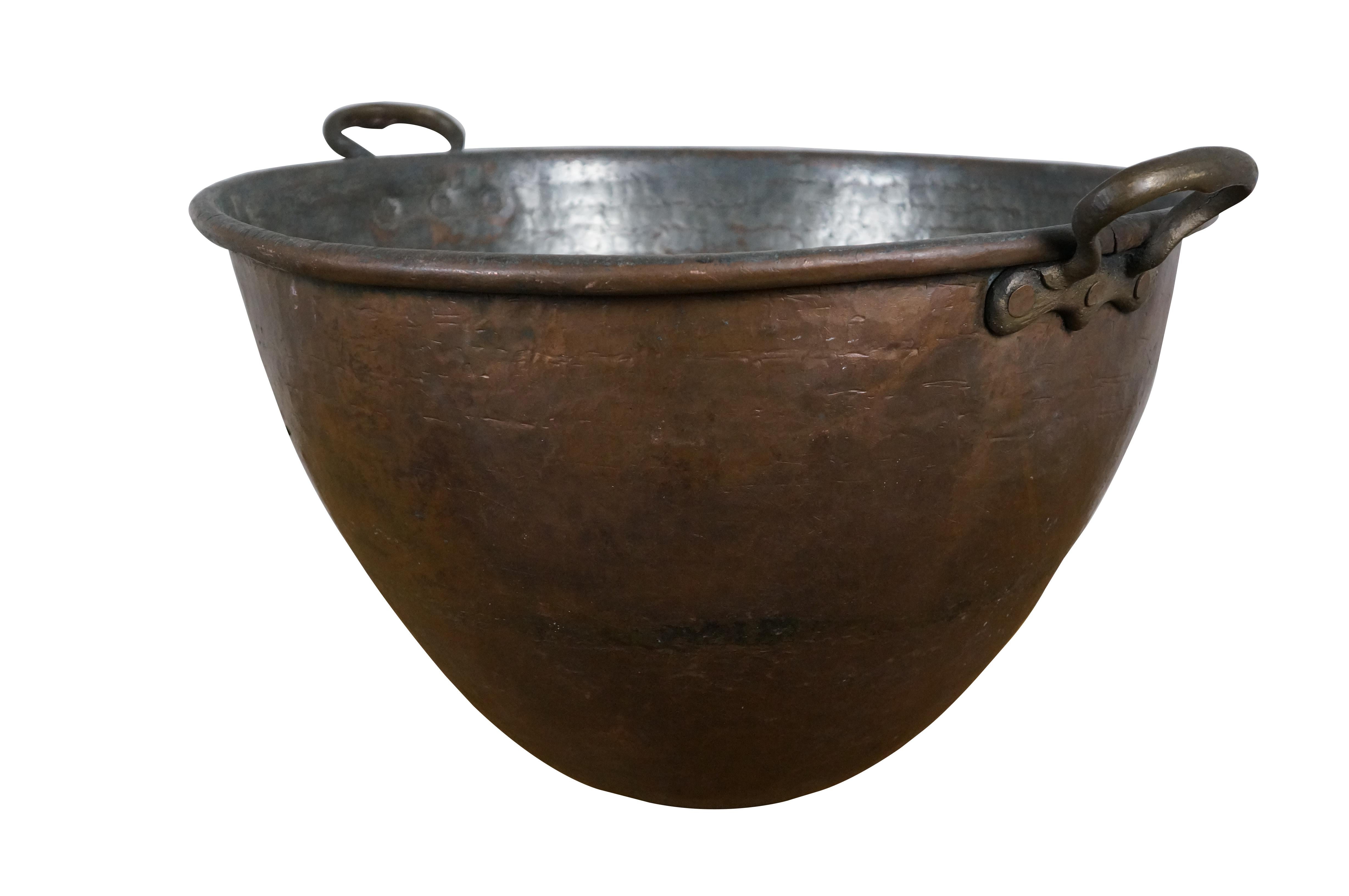 Turco Grande pentola turca d'epoca in rame martellato a coda di rondine con bollitore da 25