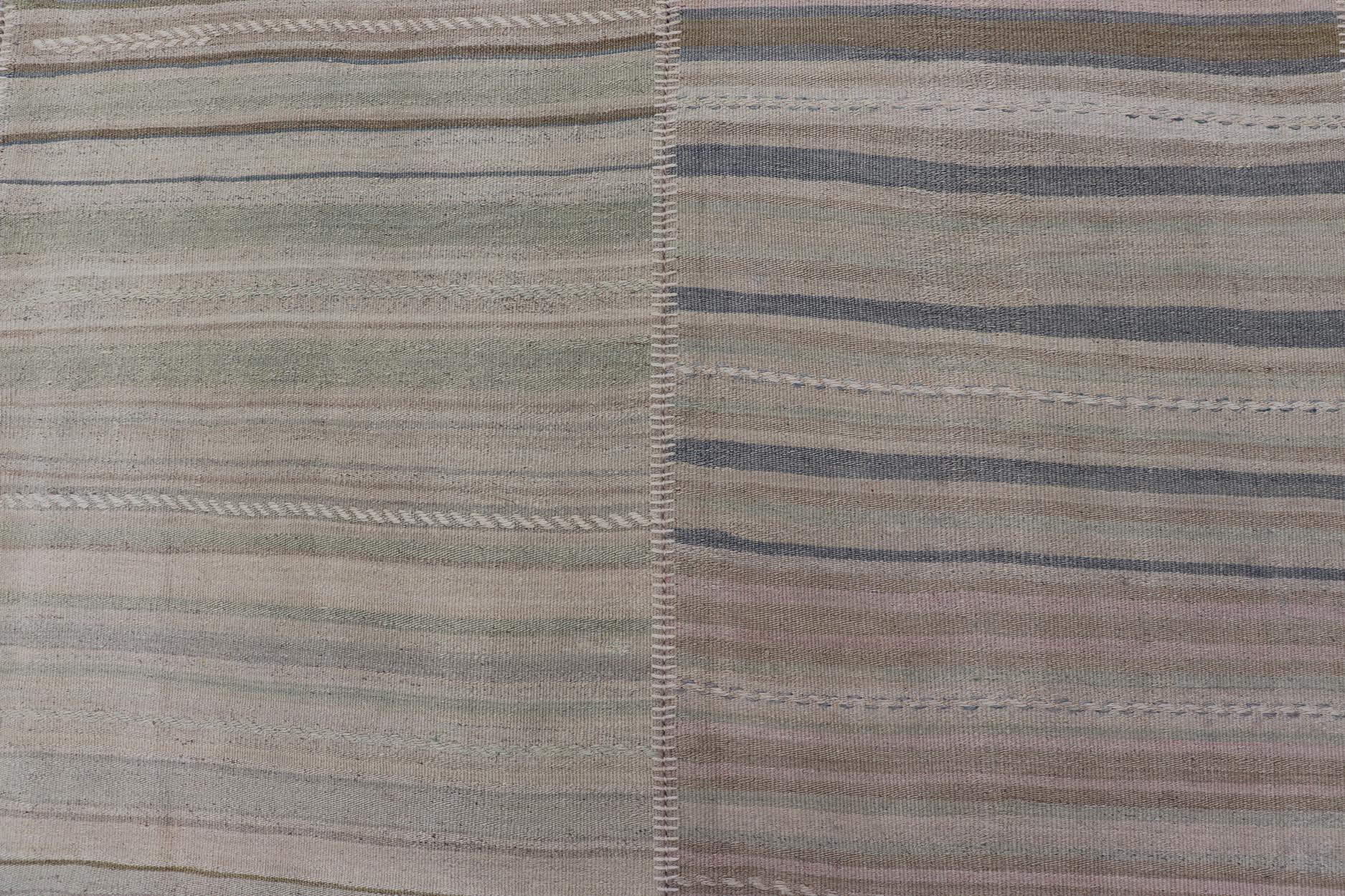 Turc Grand tapis turc vintage Kilim à rayures pastel 9'0 x 12'9 en vente