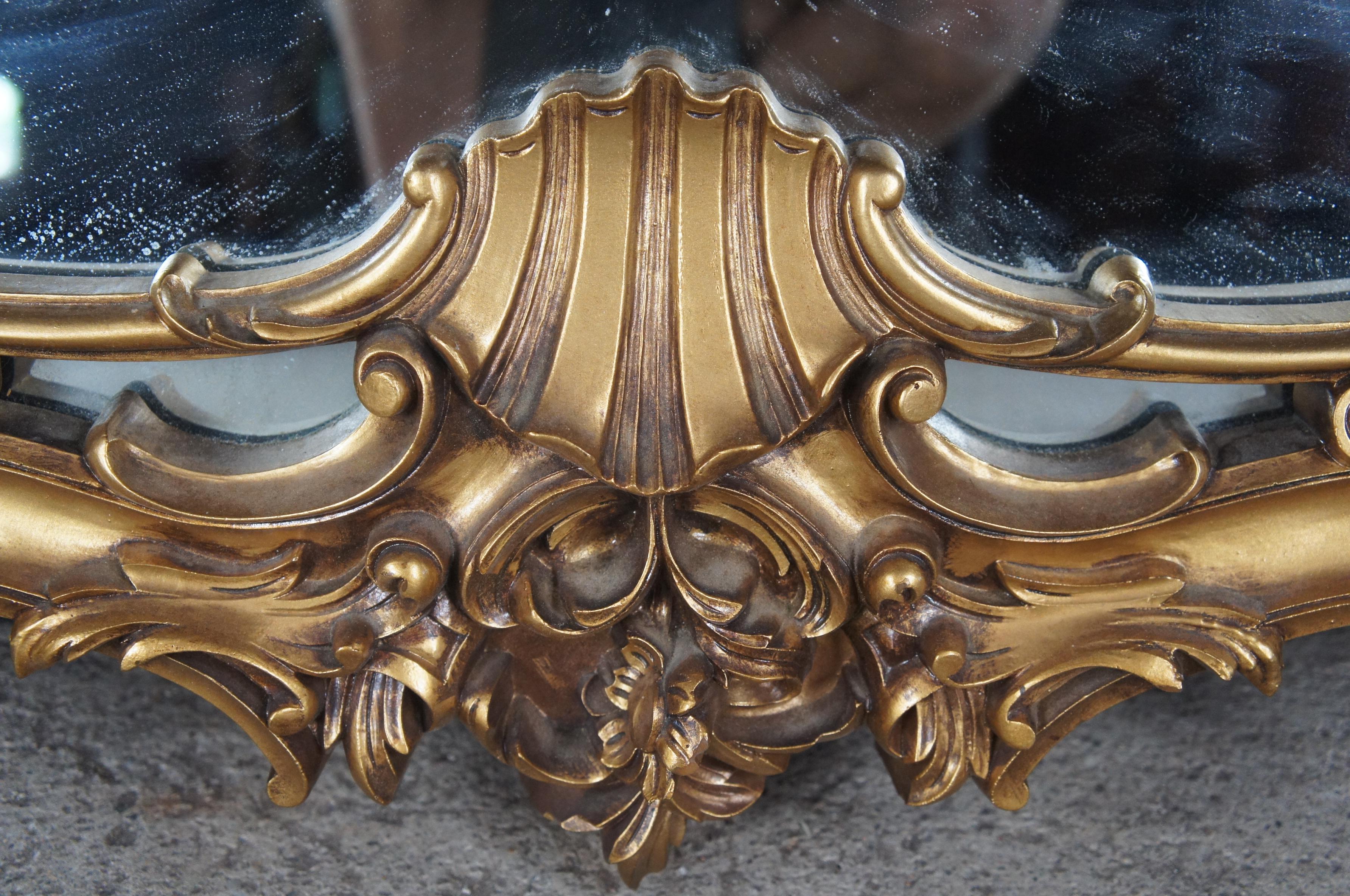 Grande specchio da parete vintage Turner Mfg in stile barocco rococò smerlato da 57