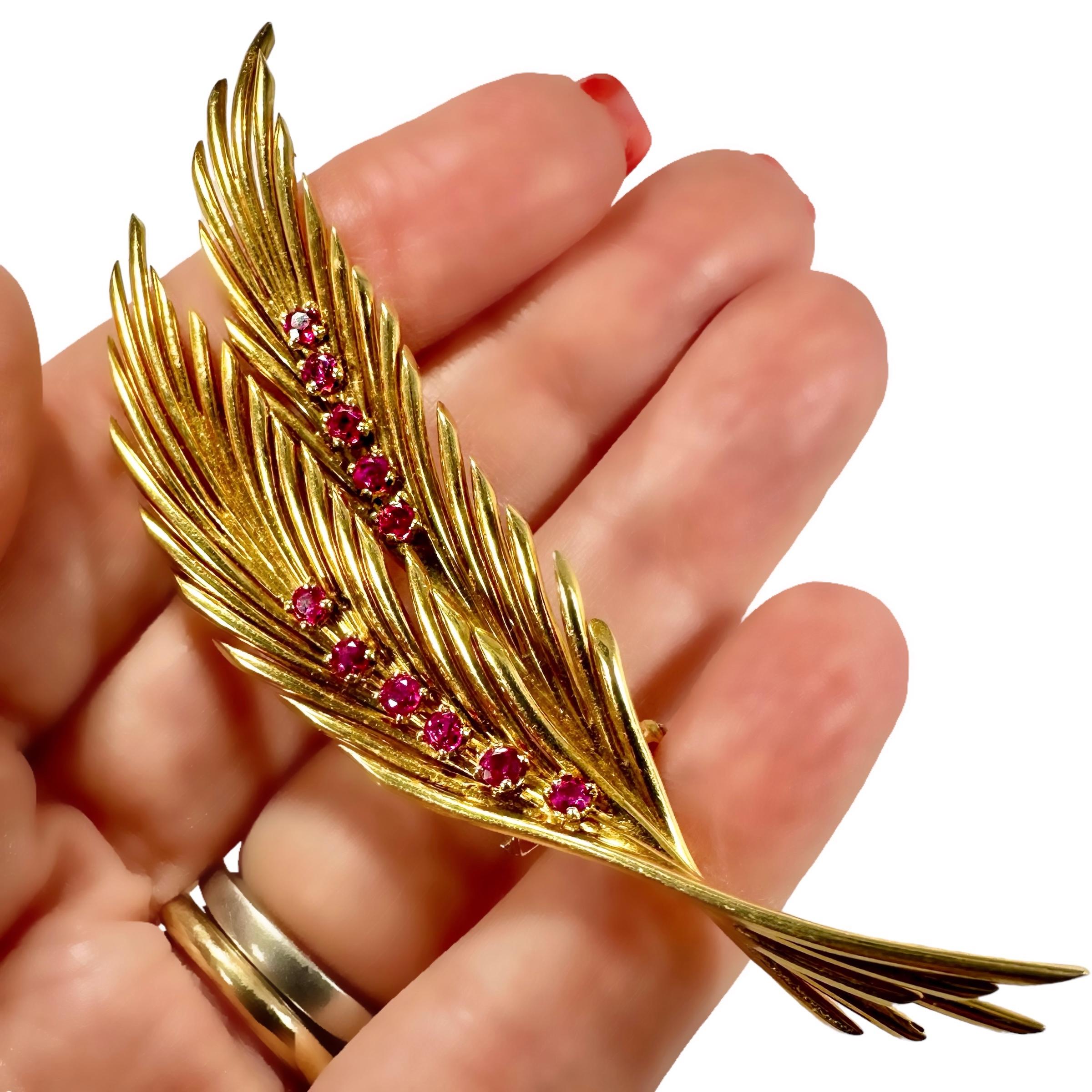 Large Vintage Van Cleef & Arpels Gold and Ruby Foliate Brooch 3 1/8 Inches Long For Sale 3