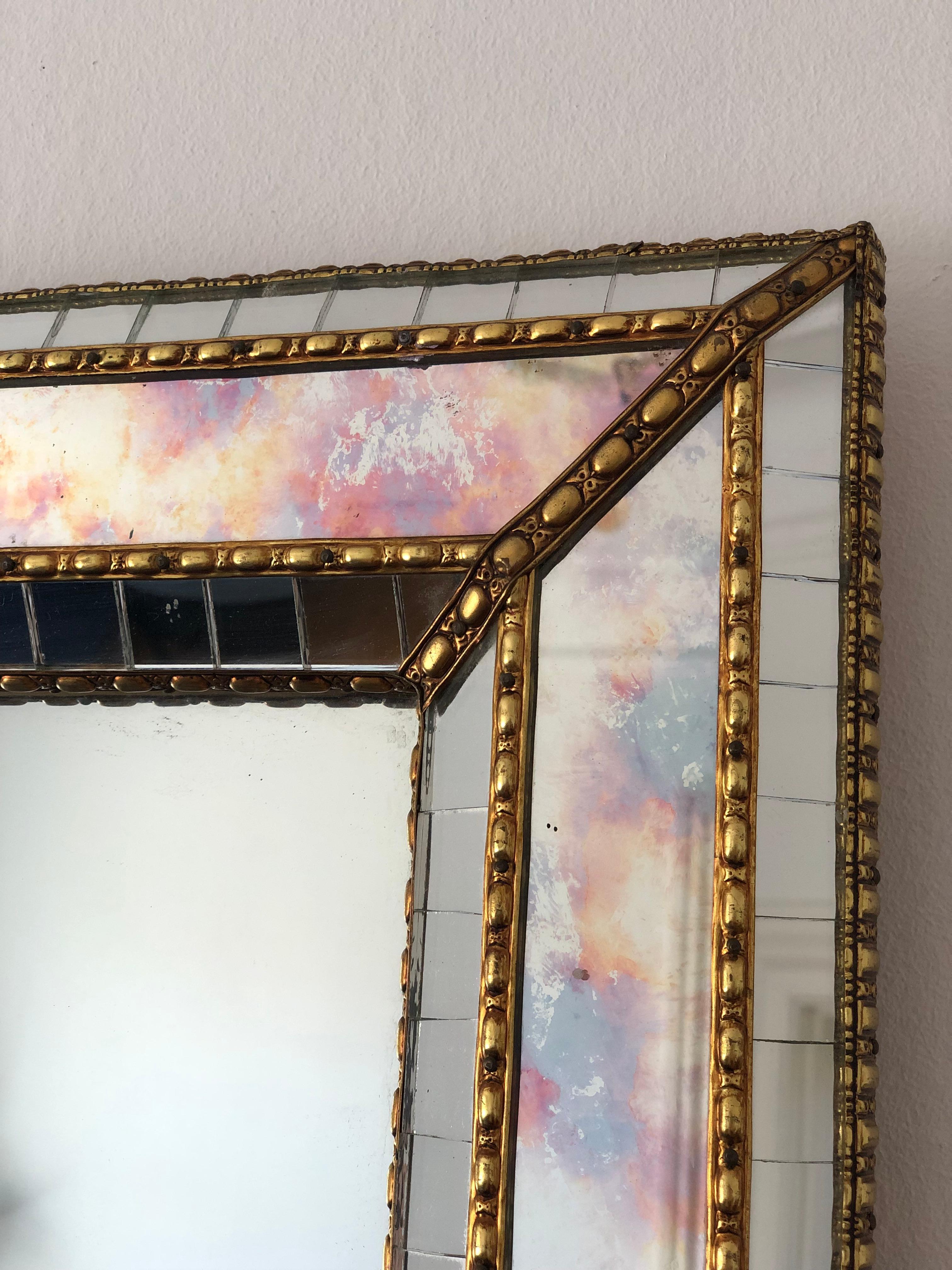Ottone Grande specchio veneziano d'epoca Hollywood Regency in oro Spagna anni '90 in vendita