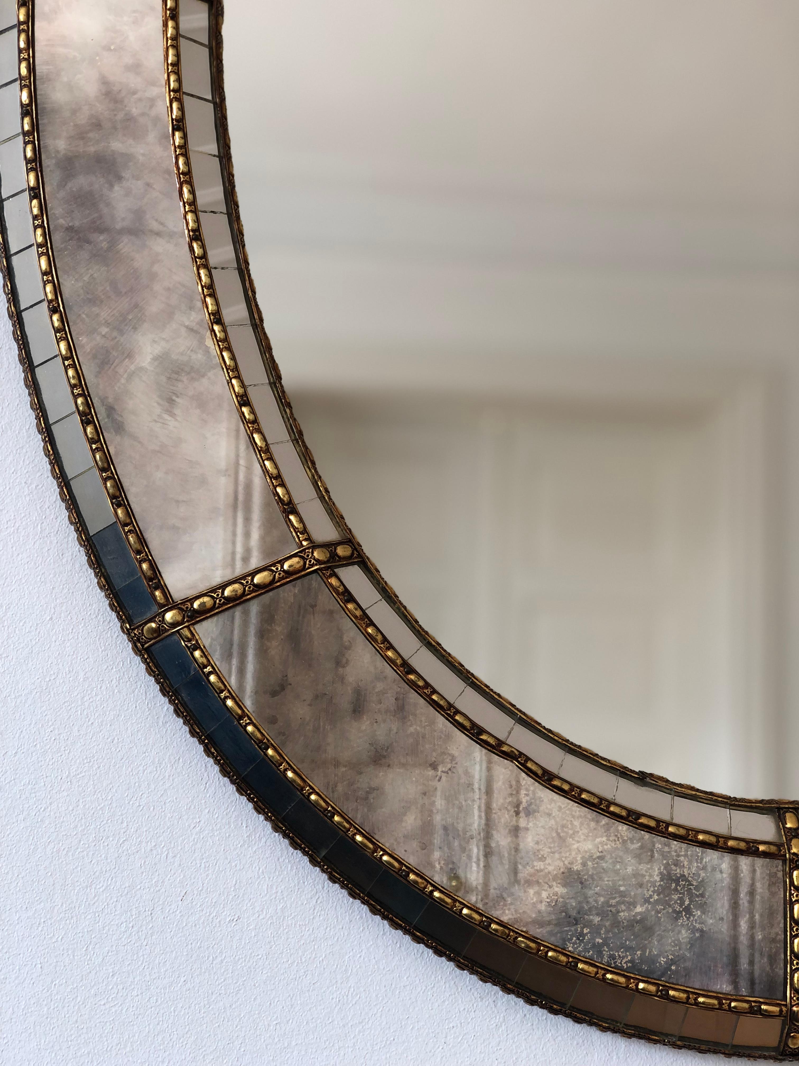 Large Vintage Venetian Oval Mirror Hollywood Regency in Gold Spain 1990s (Spanisch) im Angebot