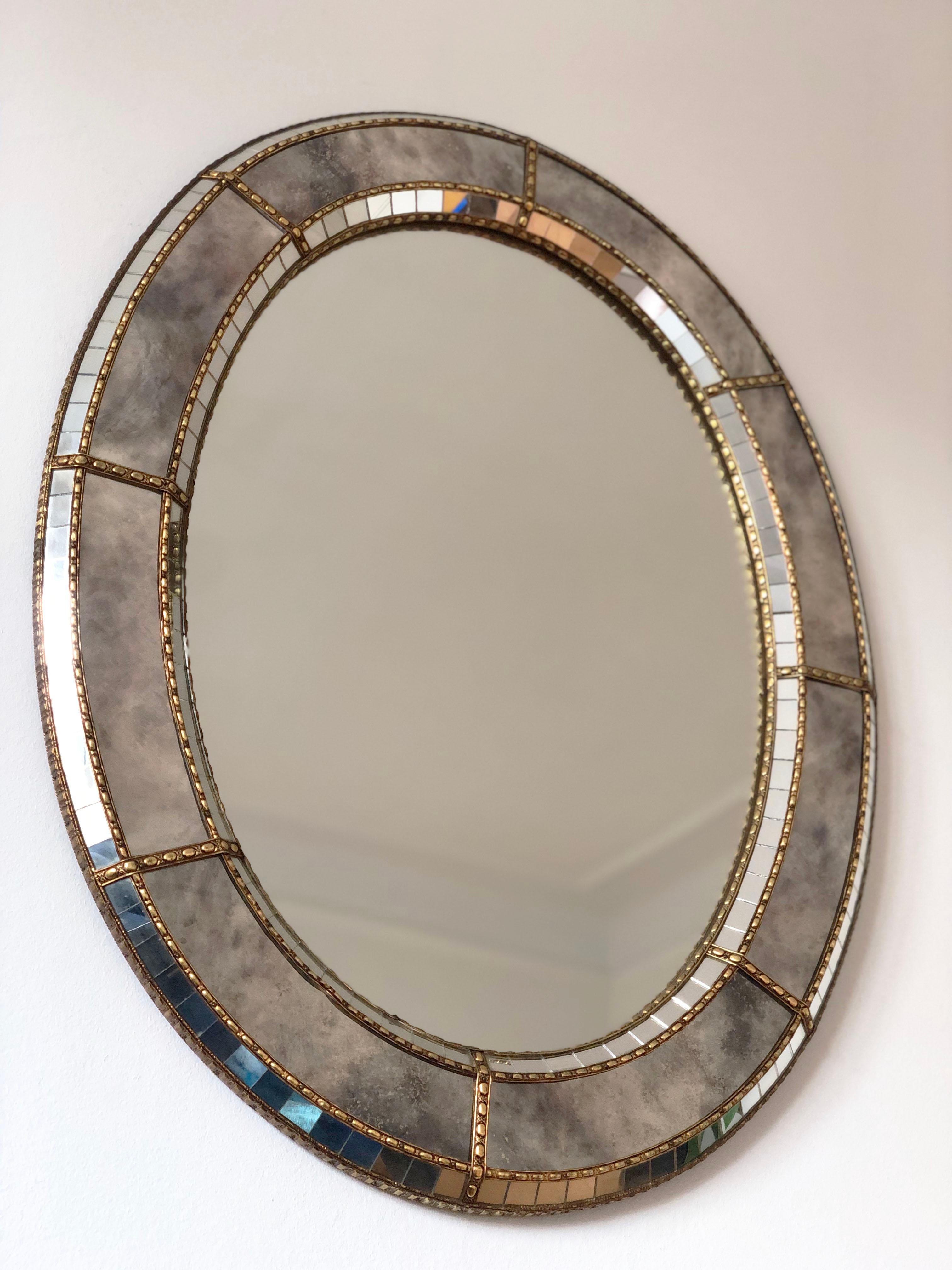 Large Vintage Venetian Oval Mirror Hollywood Regency in Gold Spain 1990s (Handgefertigt) im Angebot