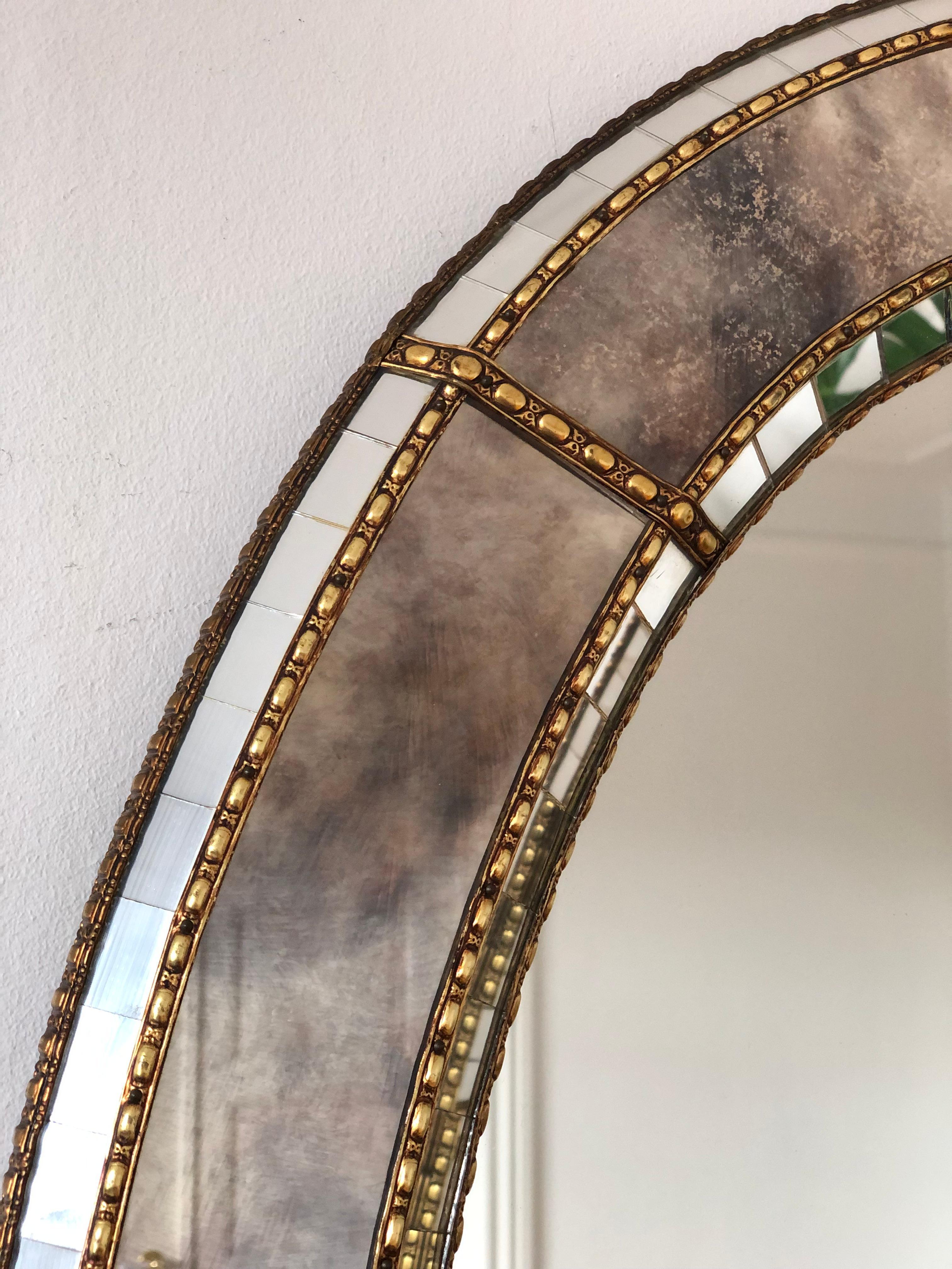 Large Vintage Venetian Oval Mirror Hollywood Regency in Gold Spain 1990s (Messing) im Angebot