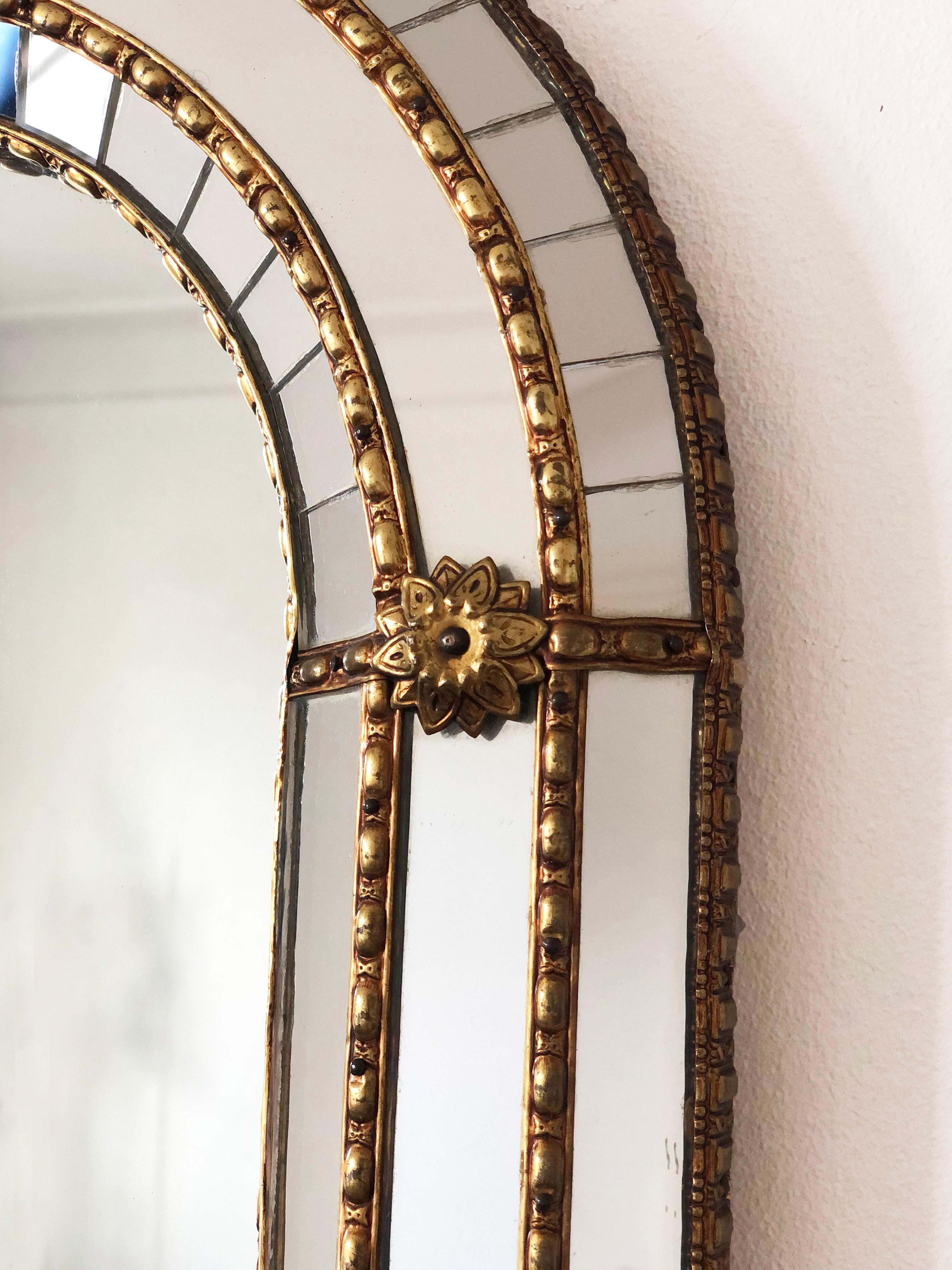 Grande specchio rettangolare veneziano d'epoca Hollywood Regency in oro Spagna anni '90 In condizioni buone in vendita a Sakskøbing, DK