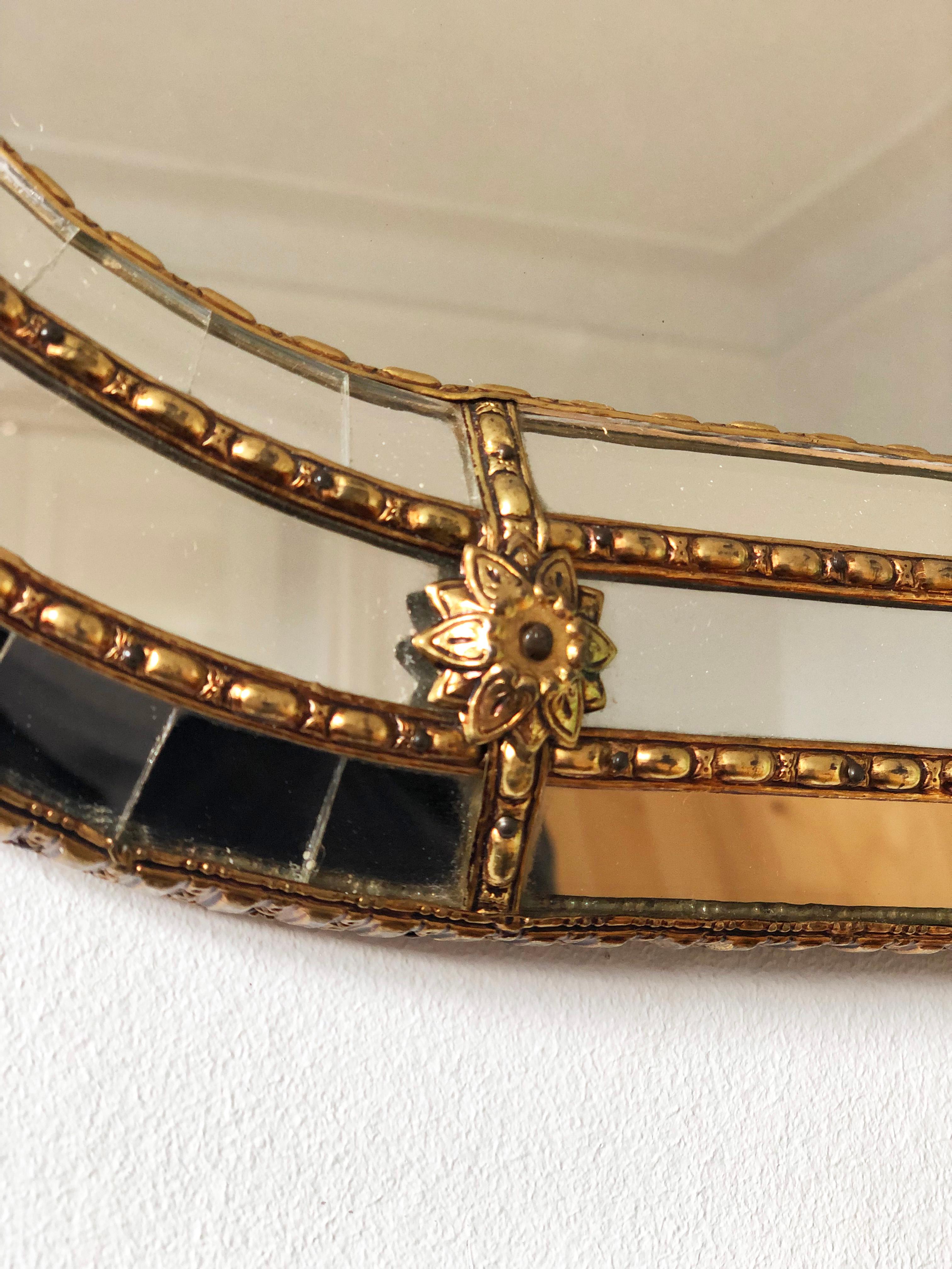 Grande specchio rettangolare veneziano d'epoca Hollywood Regency in oro Spagna anni '90 in vendita 1