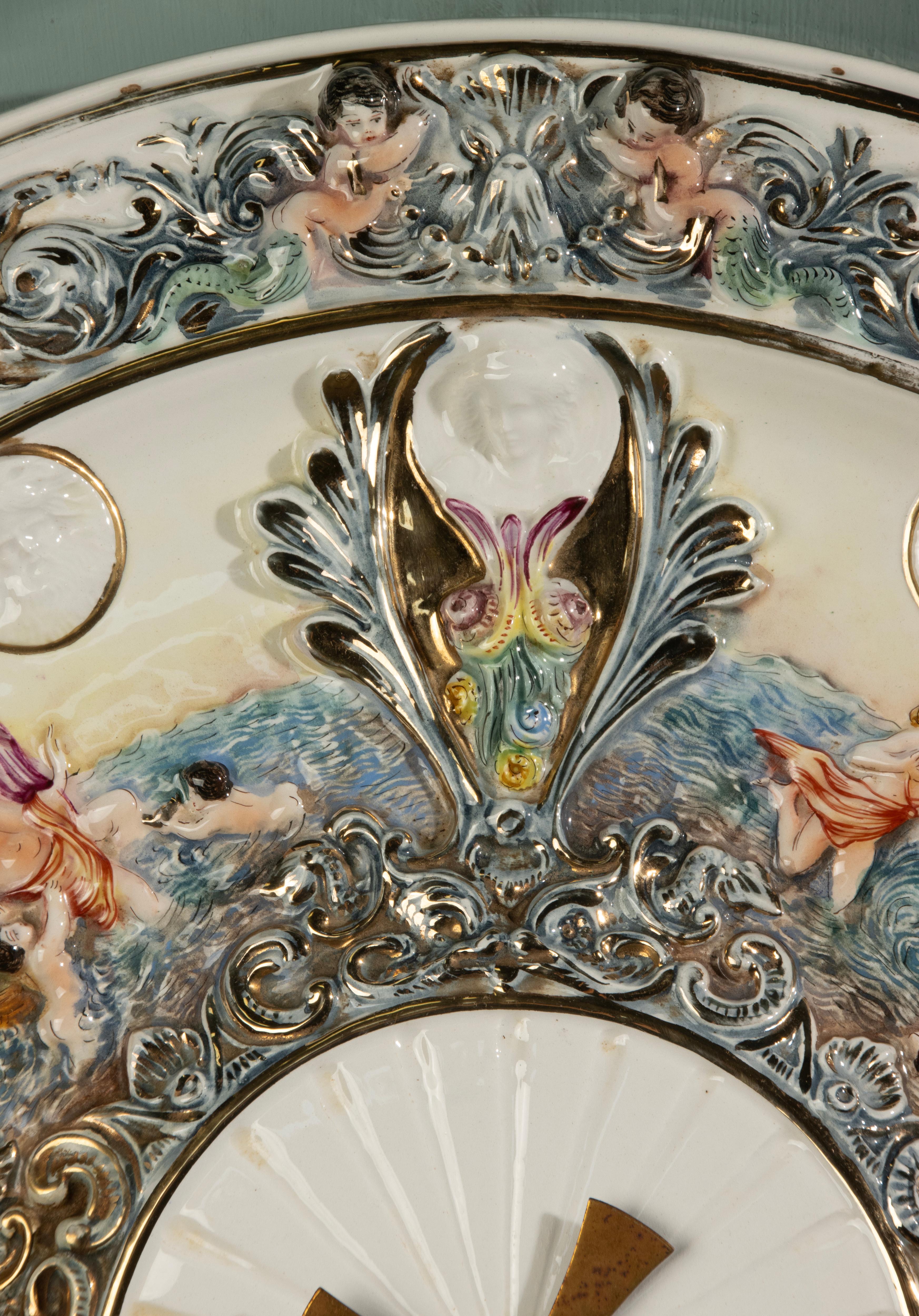 Großer Jahrgang  Wanduhr - Capodimonte - Keramik - Barockstil (Handgefertigt) im Angebot