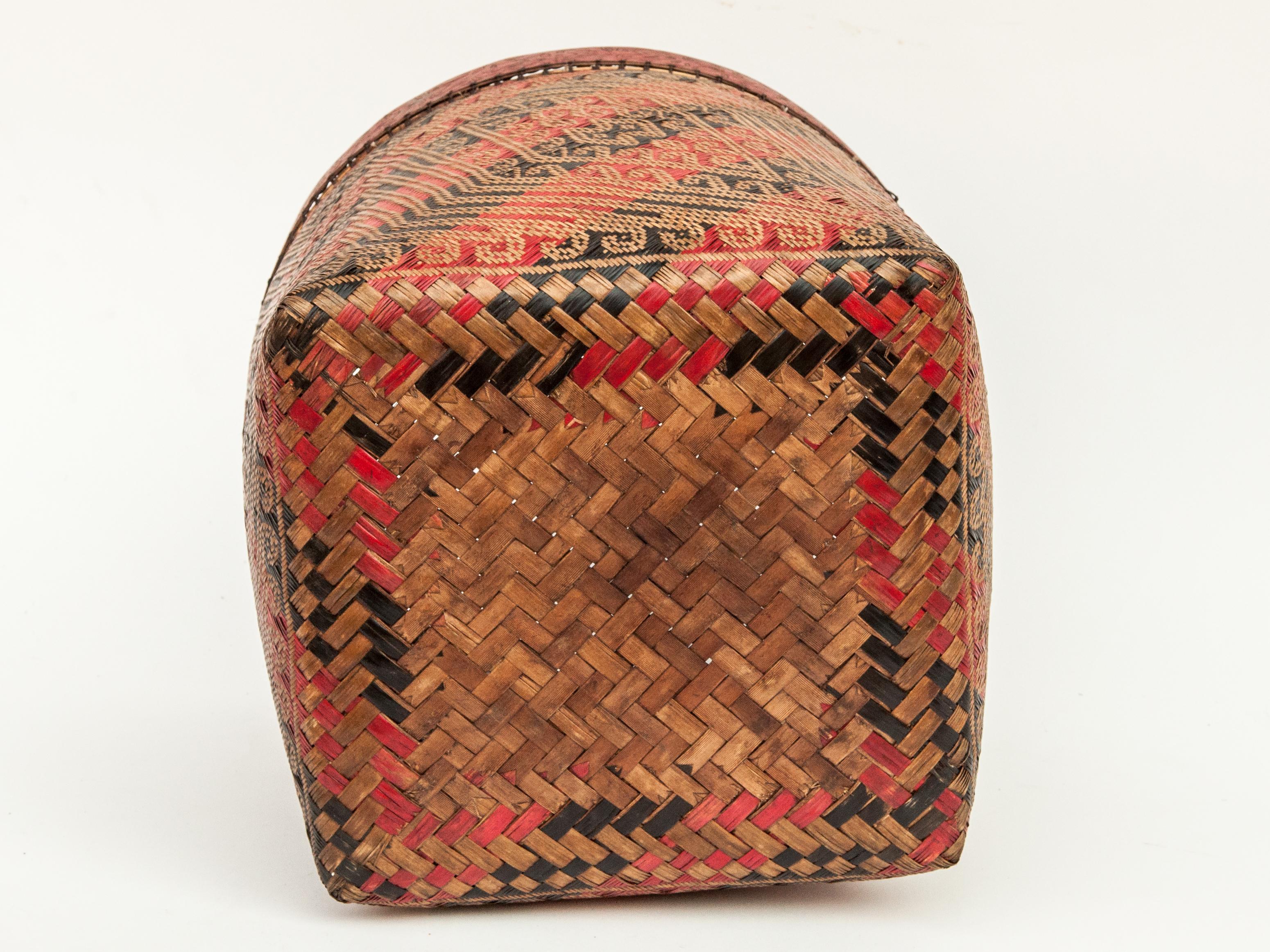 Large Vintage Wedding Basket. Woven Design, Iban of Borneo, Late 20th Century 4