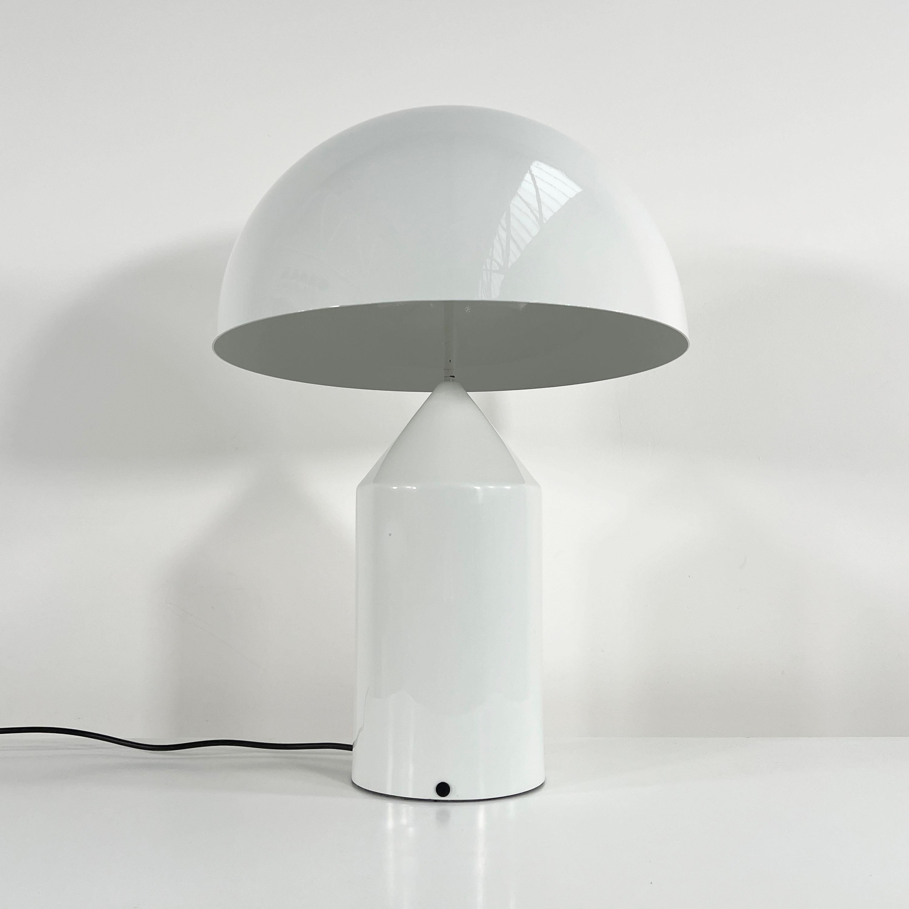 Metal Large Vintage White Atollo Table Lamp by Vico Magistretti for Oluce, 1960s For Sale