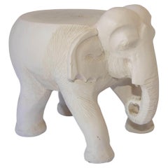 Grande table d'appoint vintage en bois sculpté à la main représentant un éléphant