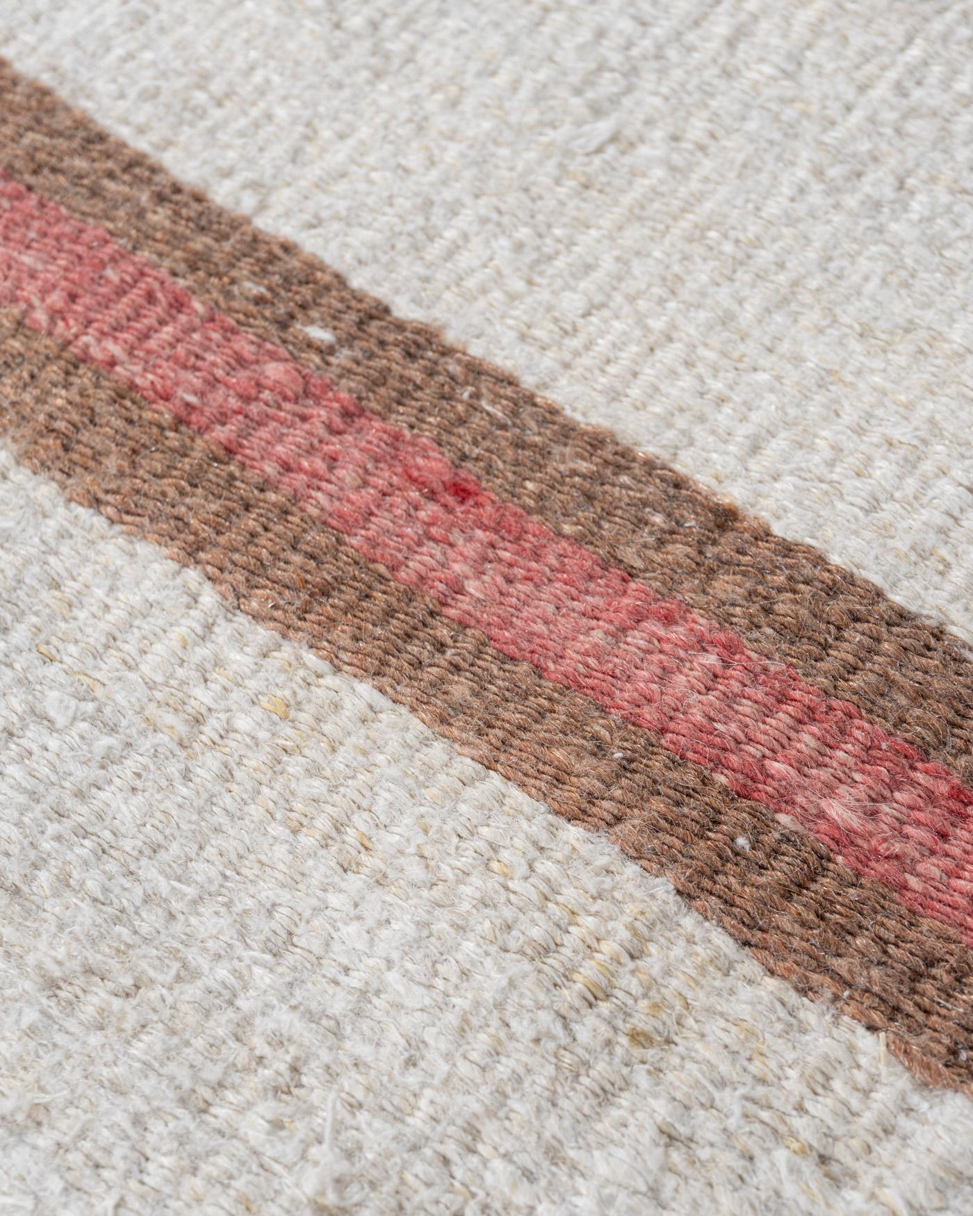 Großer weißer türkischer Vintage-Kilim-Flachgewebe-Teppich Läufer 14' x 26' (Hanf) im Angebot