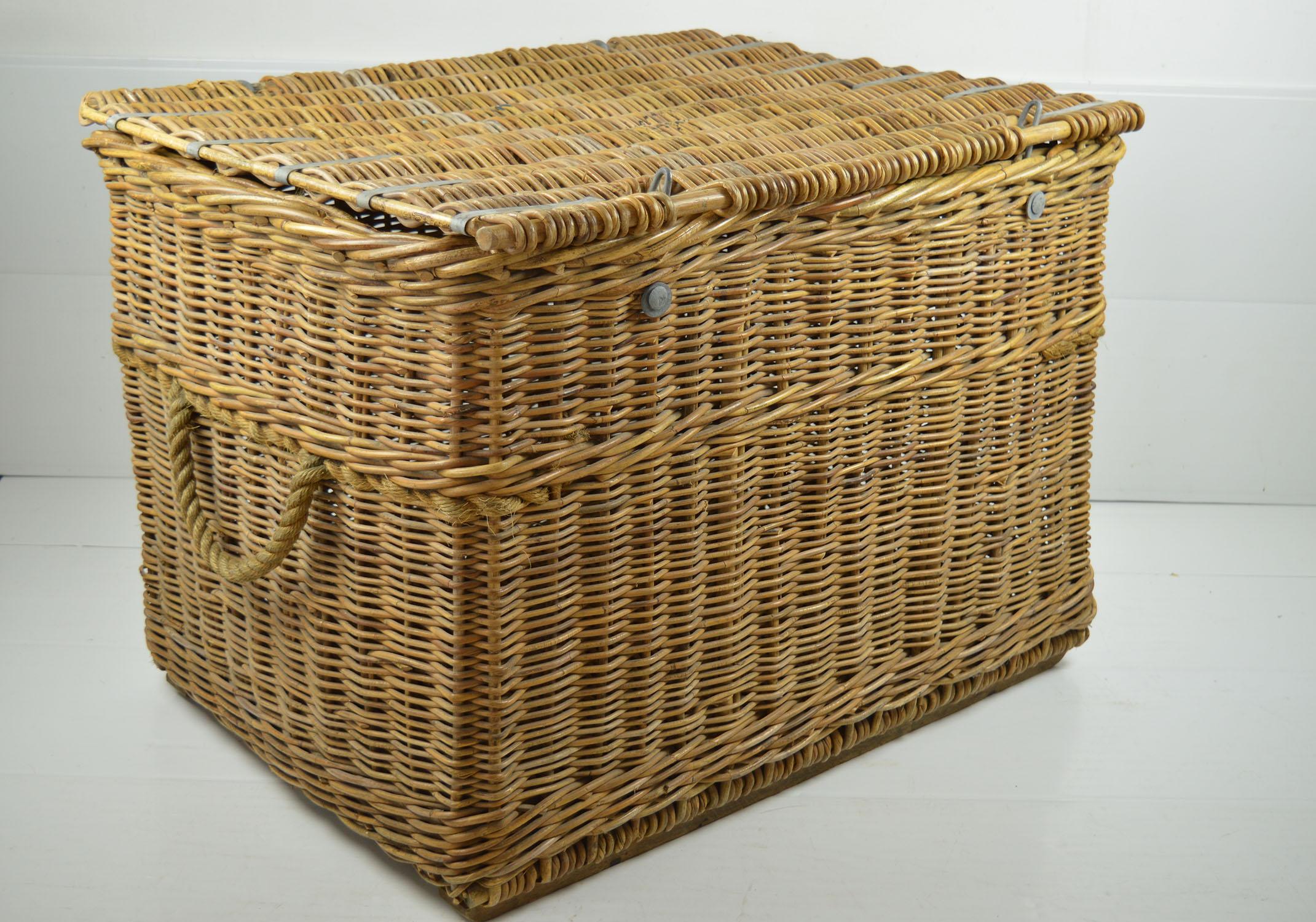 basket trunk