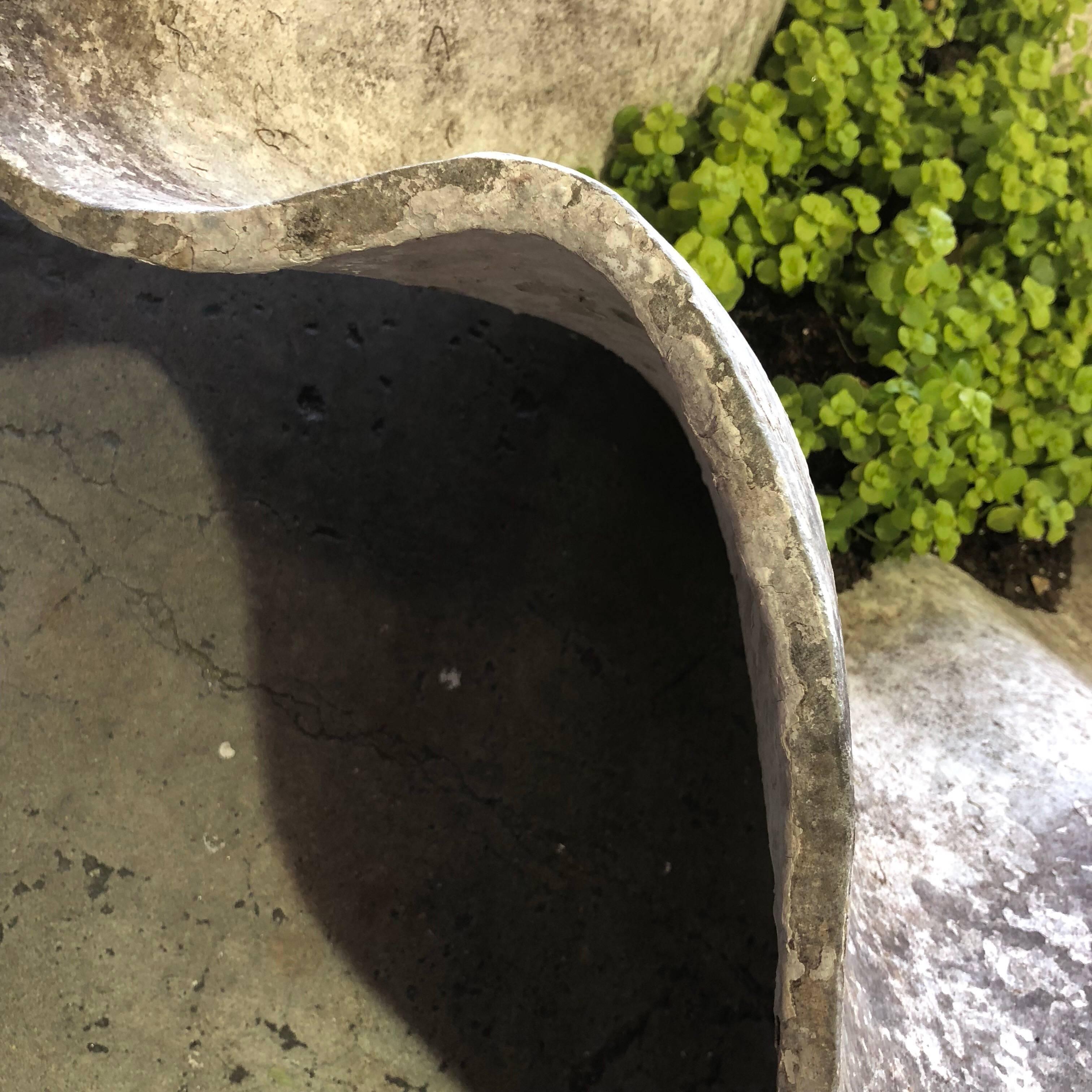 Grande jardinière vintage Willy Guhl en béton et fibre de verre à mousqueton 3
