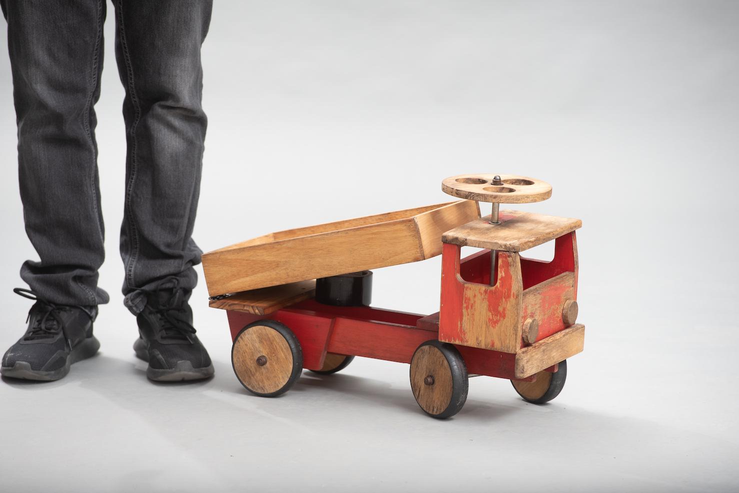 Groer Vintage-Spielzeugwagen aus Holz fr Kinder (Portugiesisch) im Angebot