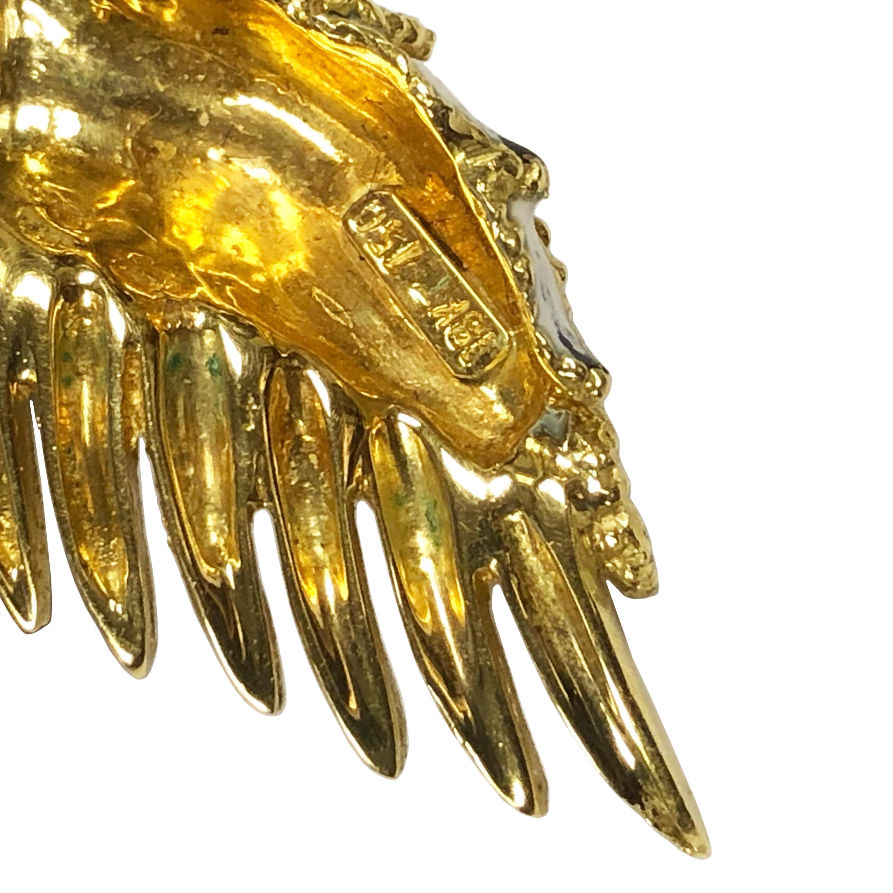 Taille ronde Grande broche à clip hibou vintage en or jaune sertie d'émail et de pierres précieuses en vente