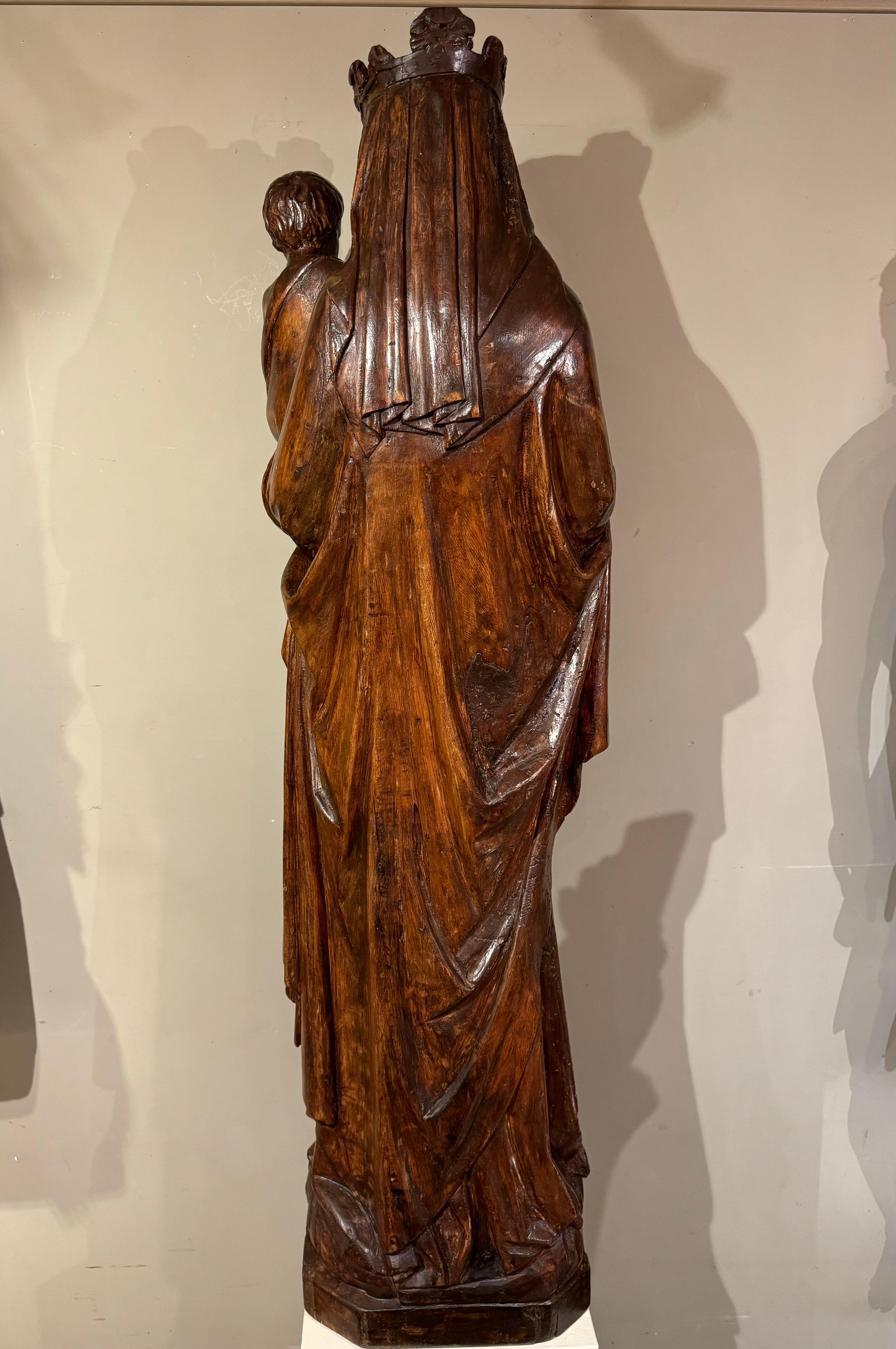 Una Virgen y un Niño muy grandes ( 49 pulgadas) , Champaña, hacia 1500 en venta 1