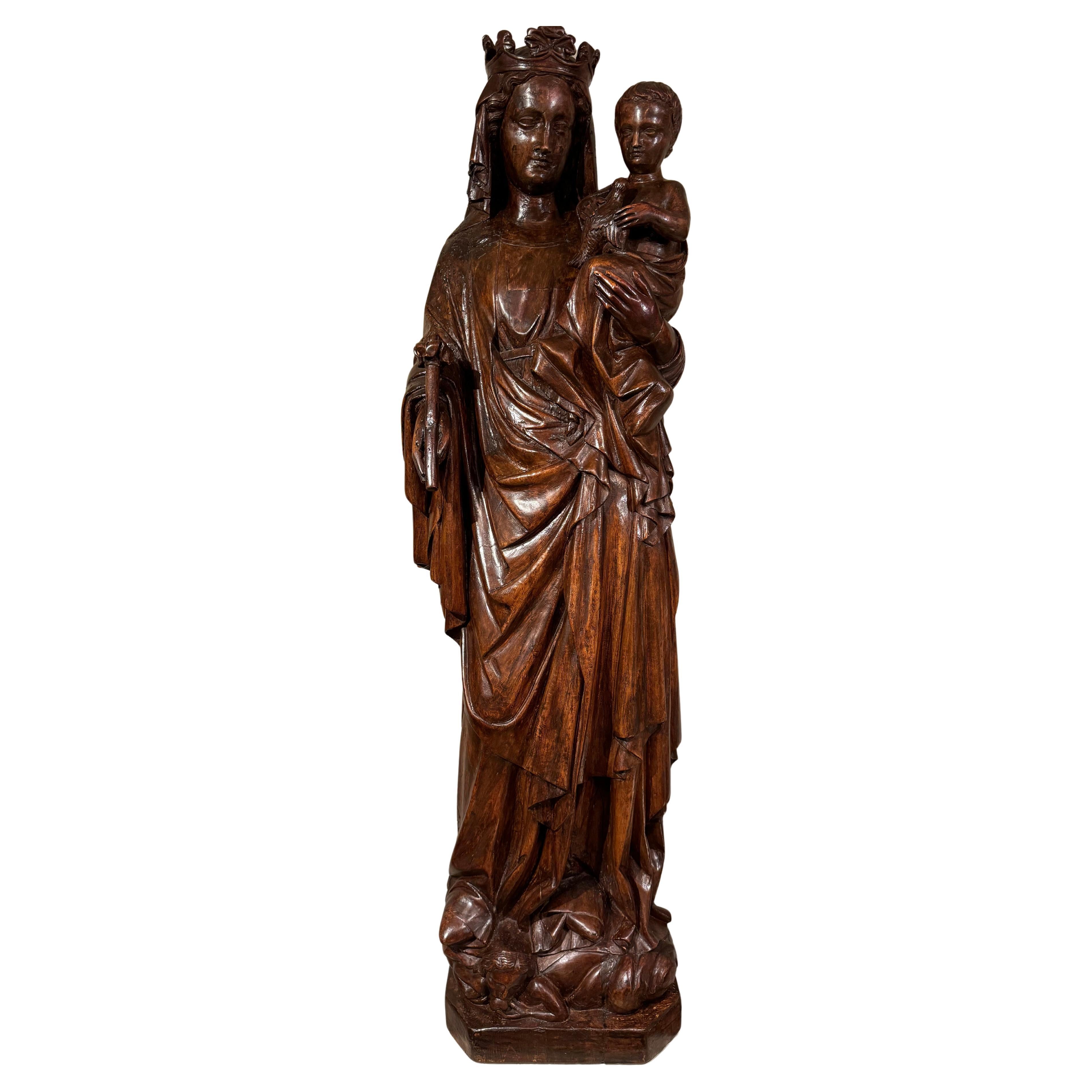 Una Virgen y un Niño muy grandes ( 49 pulgadas) , Champaña, hacia 1500 en venta