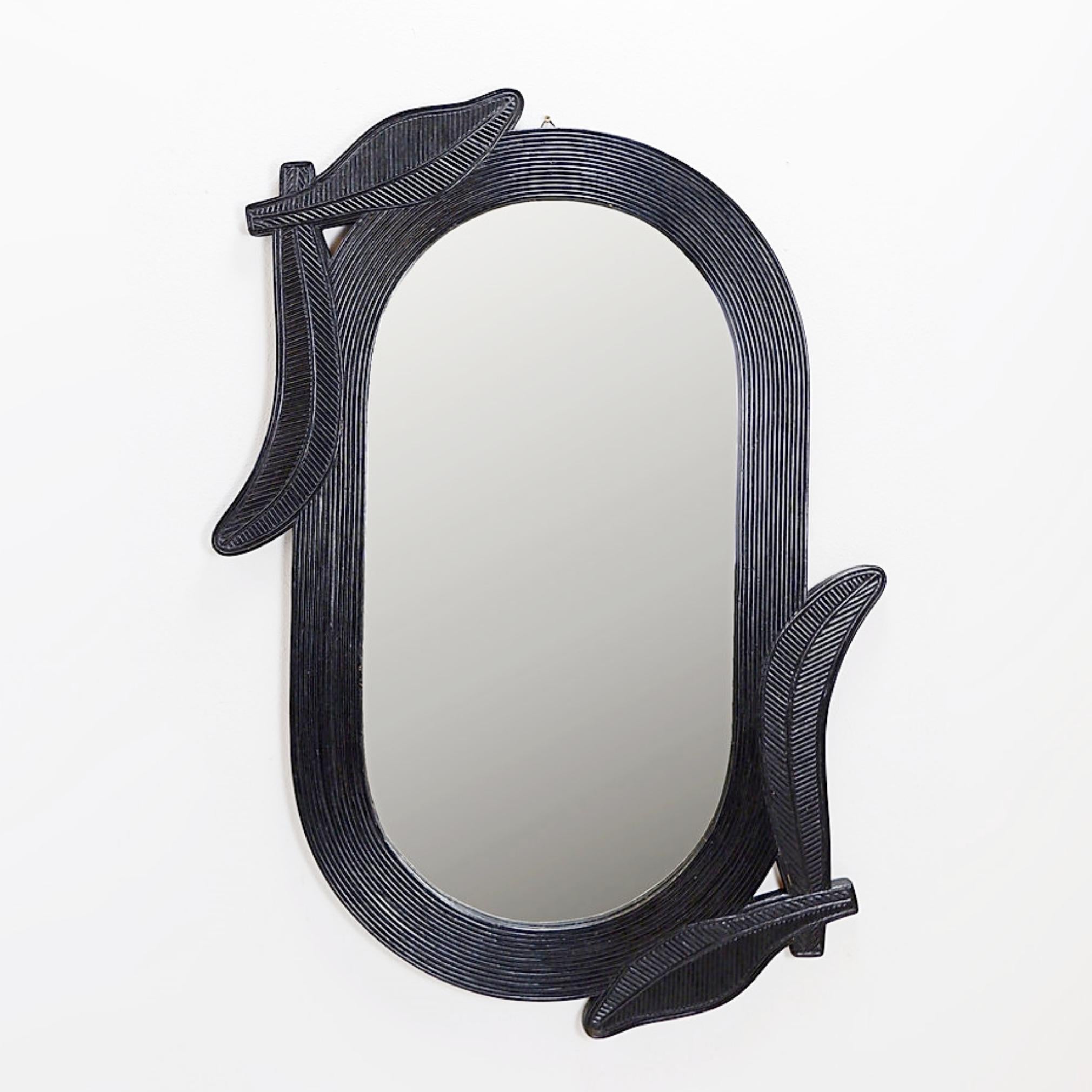 Large wall mirror in black lacquered bamboo - 1970s - Vivai Del Sud 
Mirror - Organic Decoration - Italian 1970s
Measures : 83x3cm H:117cm
Materials : Bamboo - Mirror 